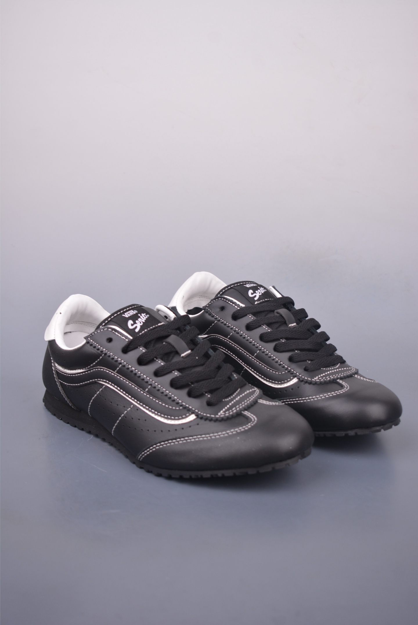 150 Vans Super LowPro 全皮黑色 范斯新款 复古薄底德训鞋系列 VN000D8TBKA