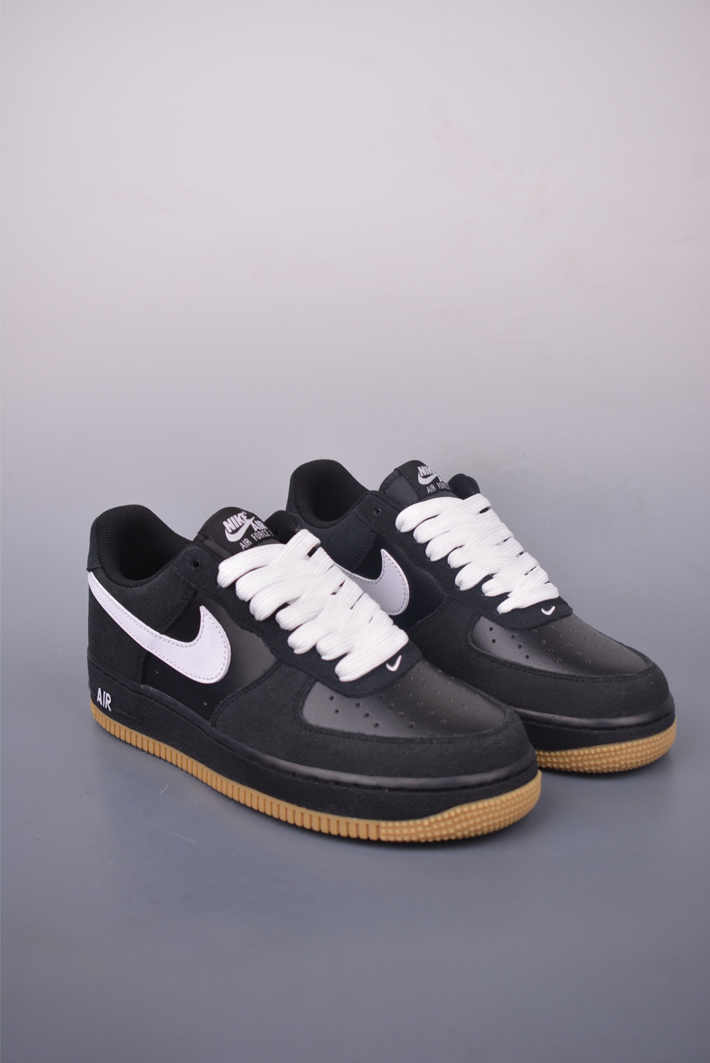 200 Nike Air Force 1 Low 黑白生胶 IB6388-001