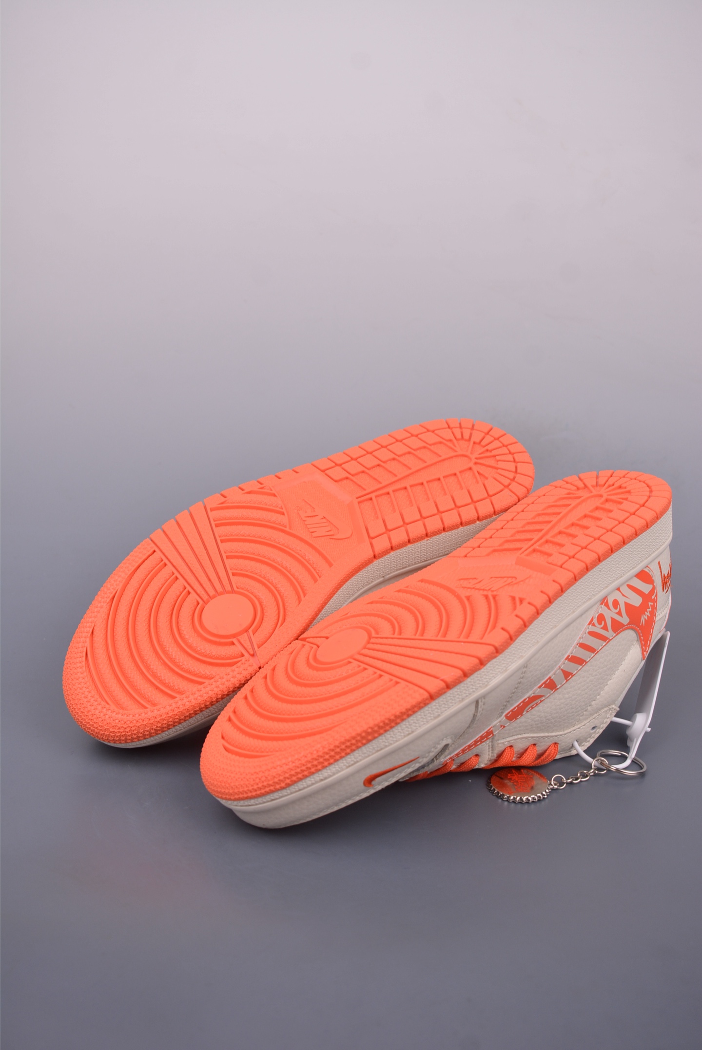 280 Fragment x Travis Scott x 斯图西 Air Jordan 1 Low 三方联名倒钩 LD202-020