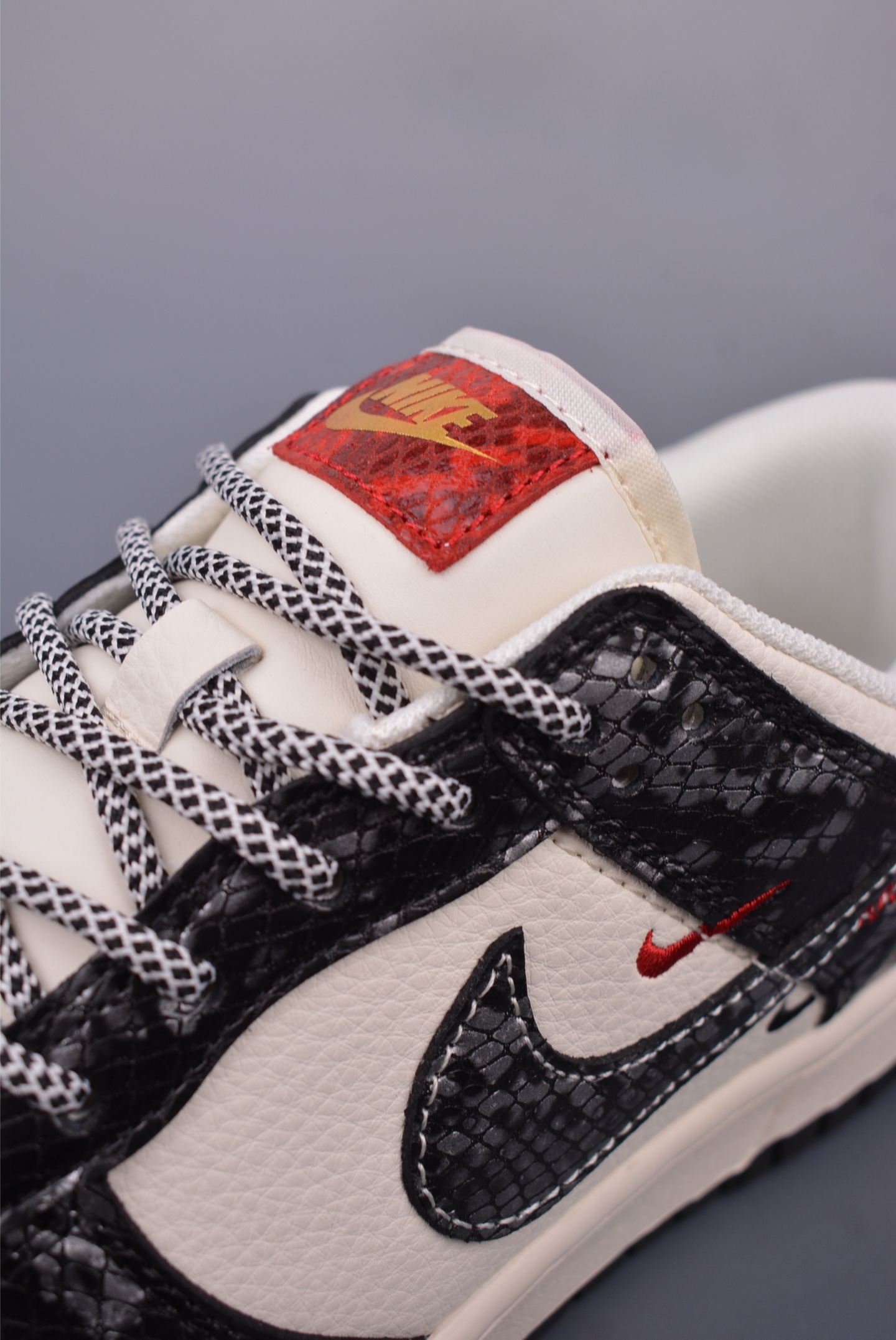 280 Nike SB Dunk Low 蛇年限定 SC9207-413