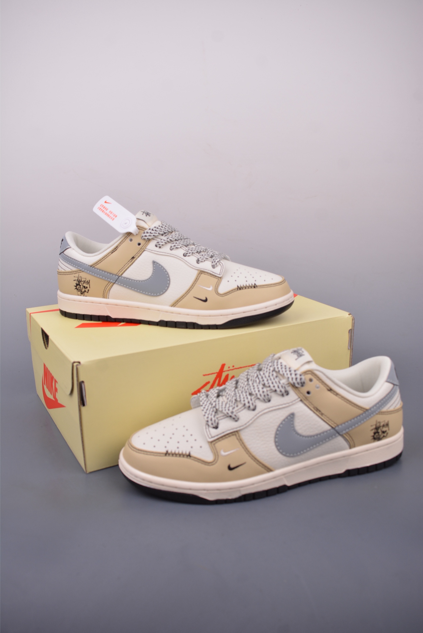 260 Nike SB Dunk Low 斯图西联名 BZ2501-103