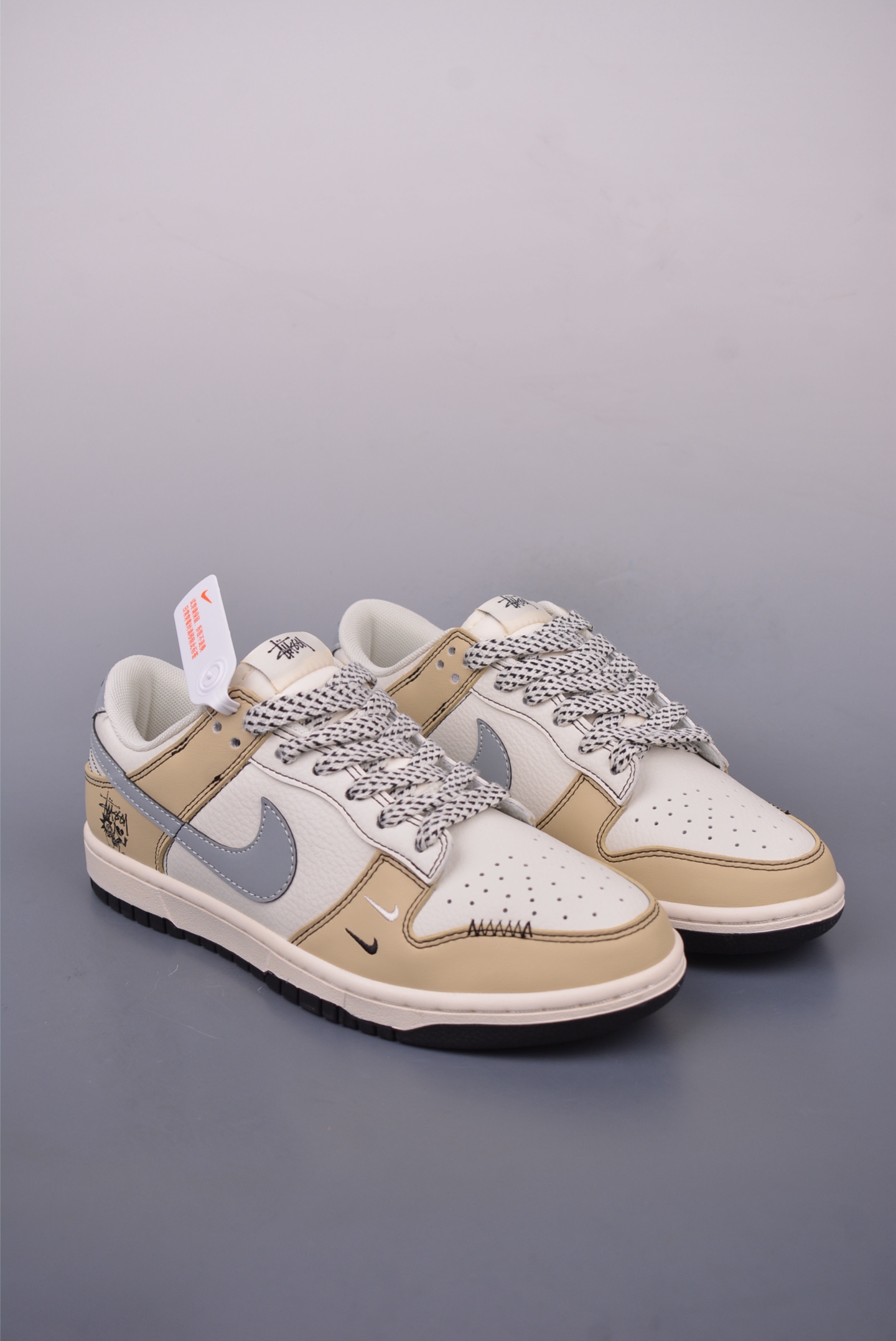 260 Nike SB Dunk Low 斯图西联名 BZ2501-103