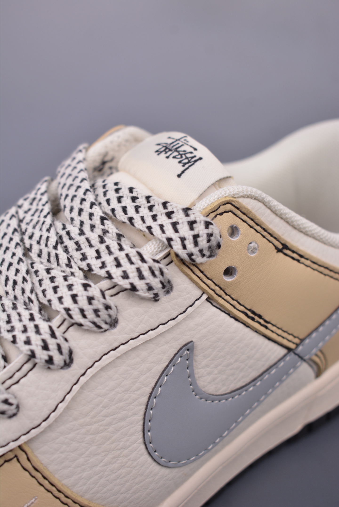 260 Nike SB Dunk Low 斯图西联名 BZ2501-103