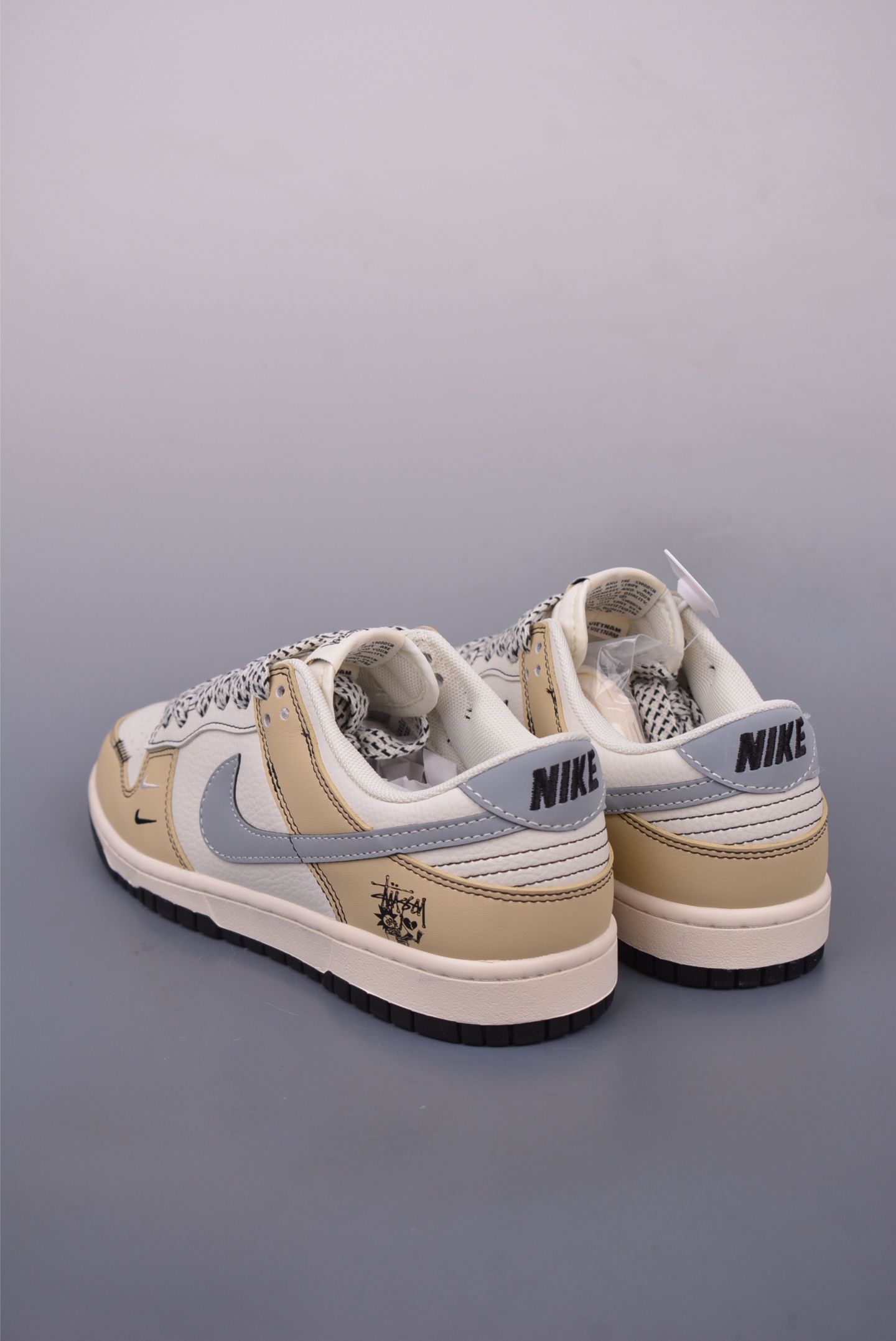 260 Nike SB Dunk Low 斯图西联名 BZ2501-103