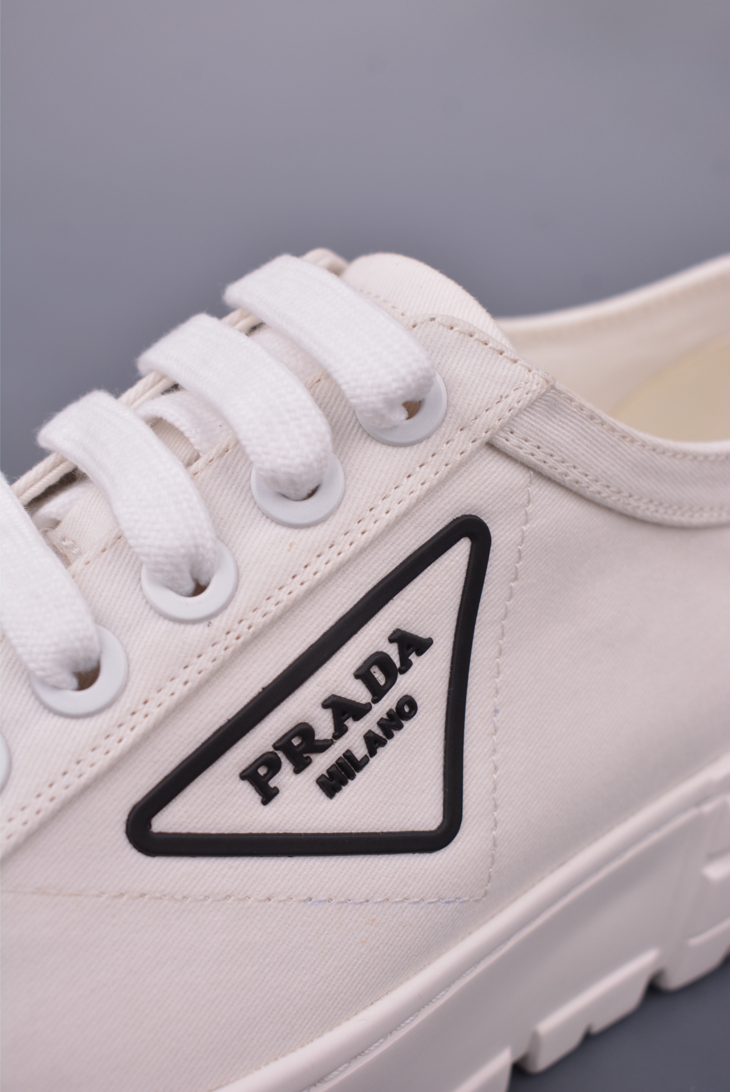 380 普拉达PRADA 2025新款 厚底水洗帆布鞋 SPAZZOL
