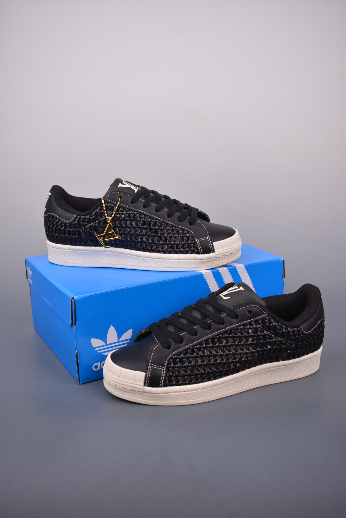180 Adidas Originals SUPERSTAR W LV联名 IE8878
