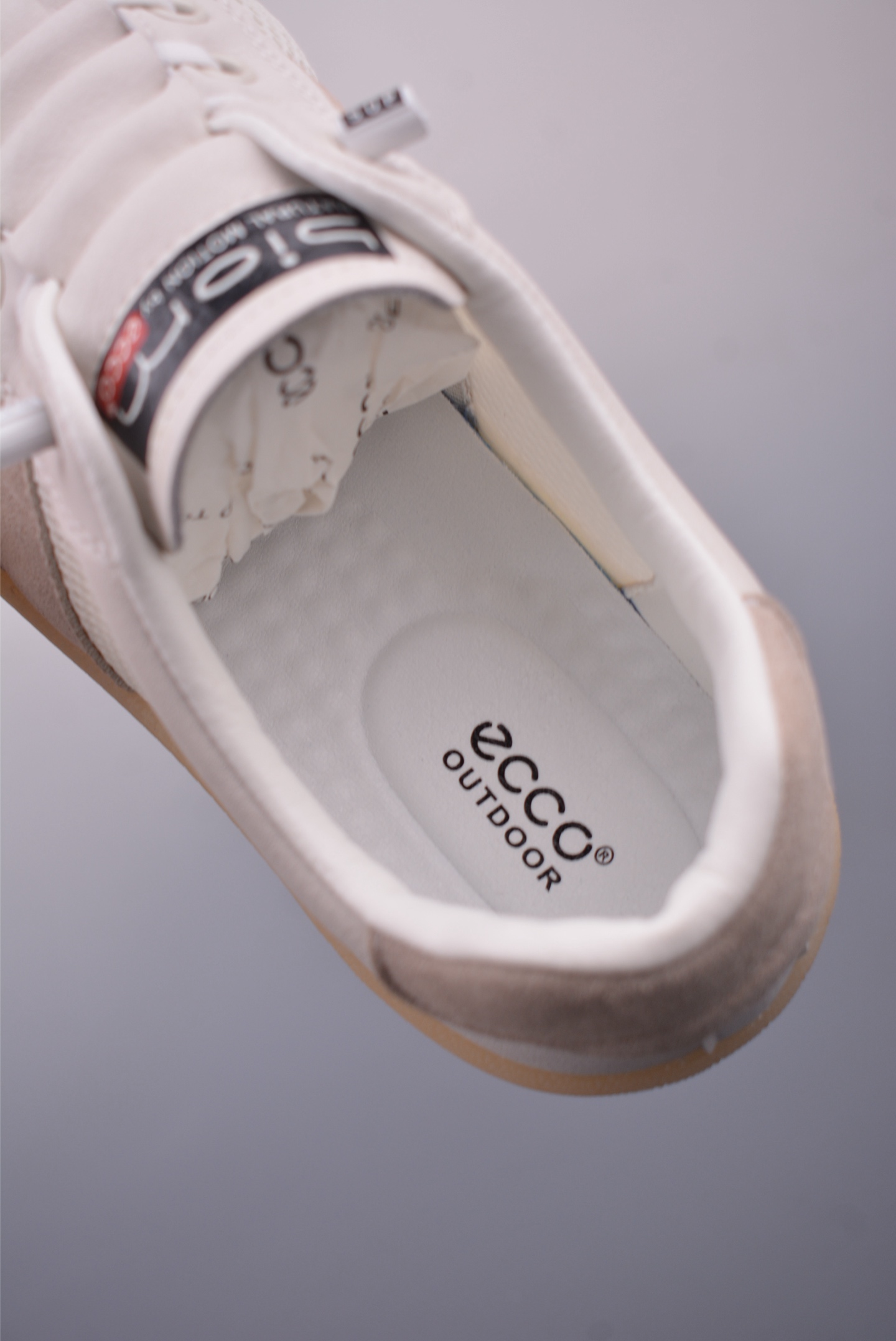 240 ECCO爱步舒适休闲板鞋男 夏季时尚拼接德训鞋 889988
