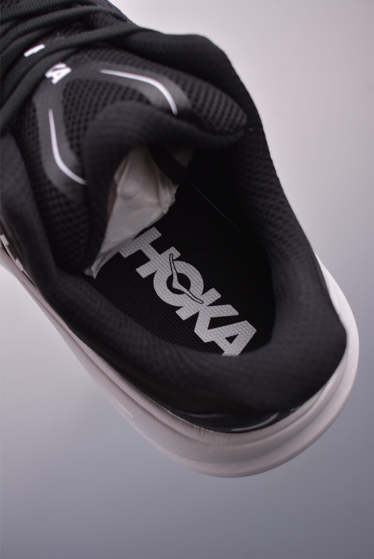 190 Z HOKA ONE ONE Bondi 9 WIDE 邦迪九代舒适防滑耐磨低帮休闲跑步鞋 1162011/BWHT