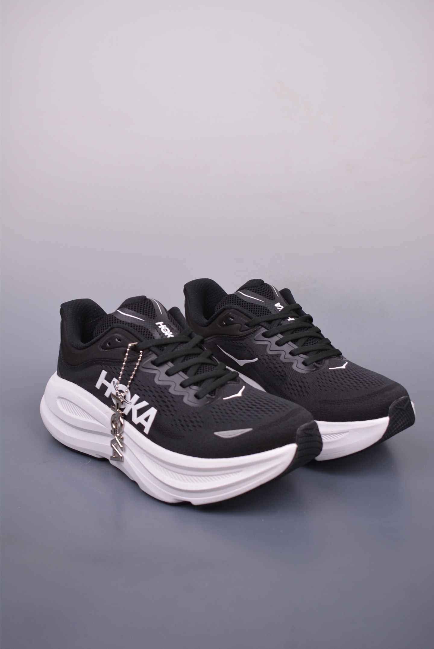 190 Z HOKA ONE ONE Bondi 9 WIDE 邦迪九代舒适防滑耐磨低帮休闲跑步鞋 1162011/BWHT