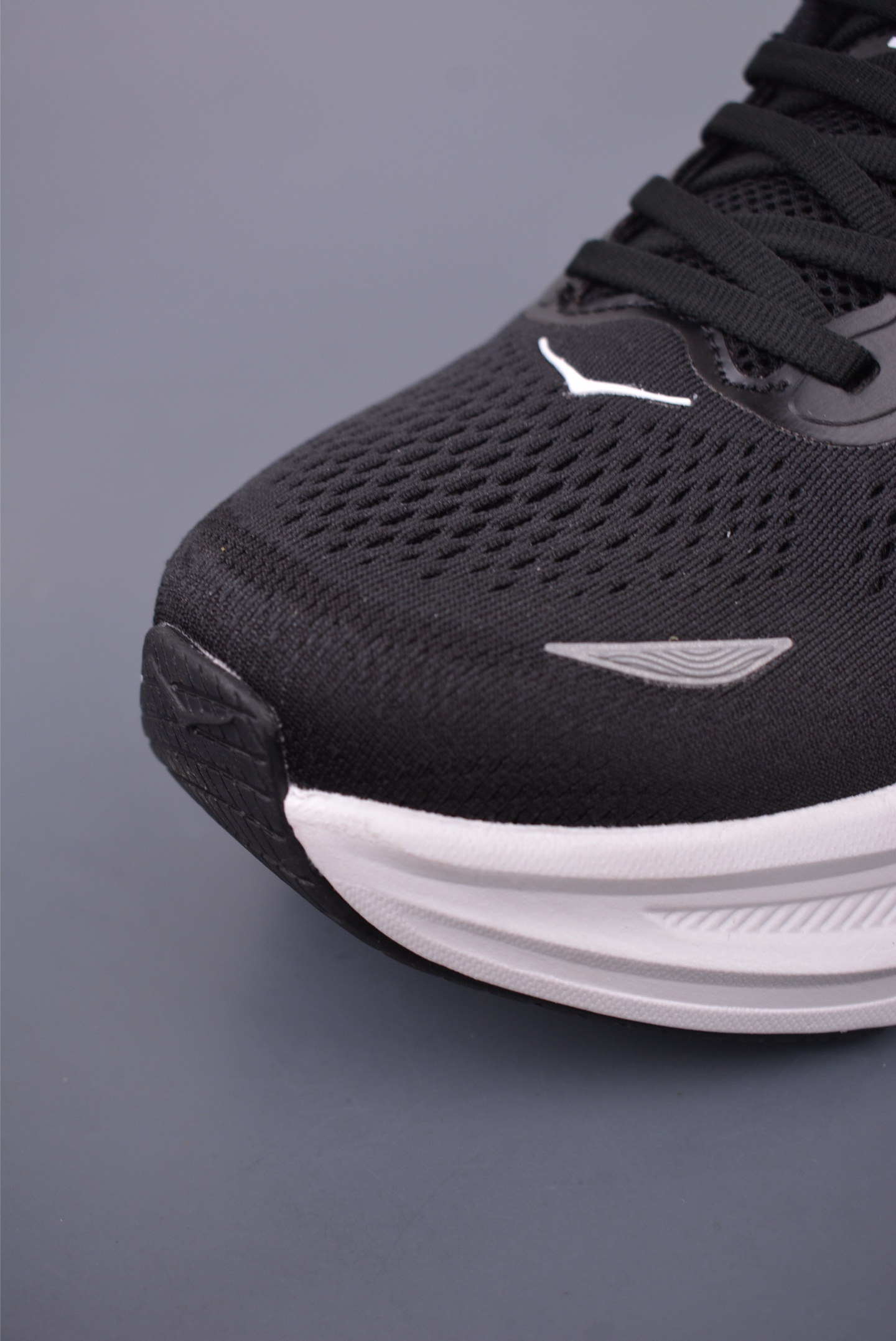 190 Z HOKA ONE ONE Bondi 9 WIDE 邦迪九代舒适防滑耐磨低帮休闲跑步鞋 1162011/BWHT