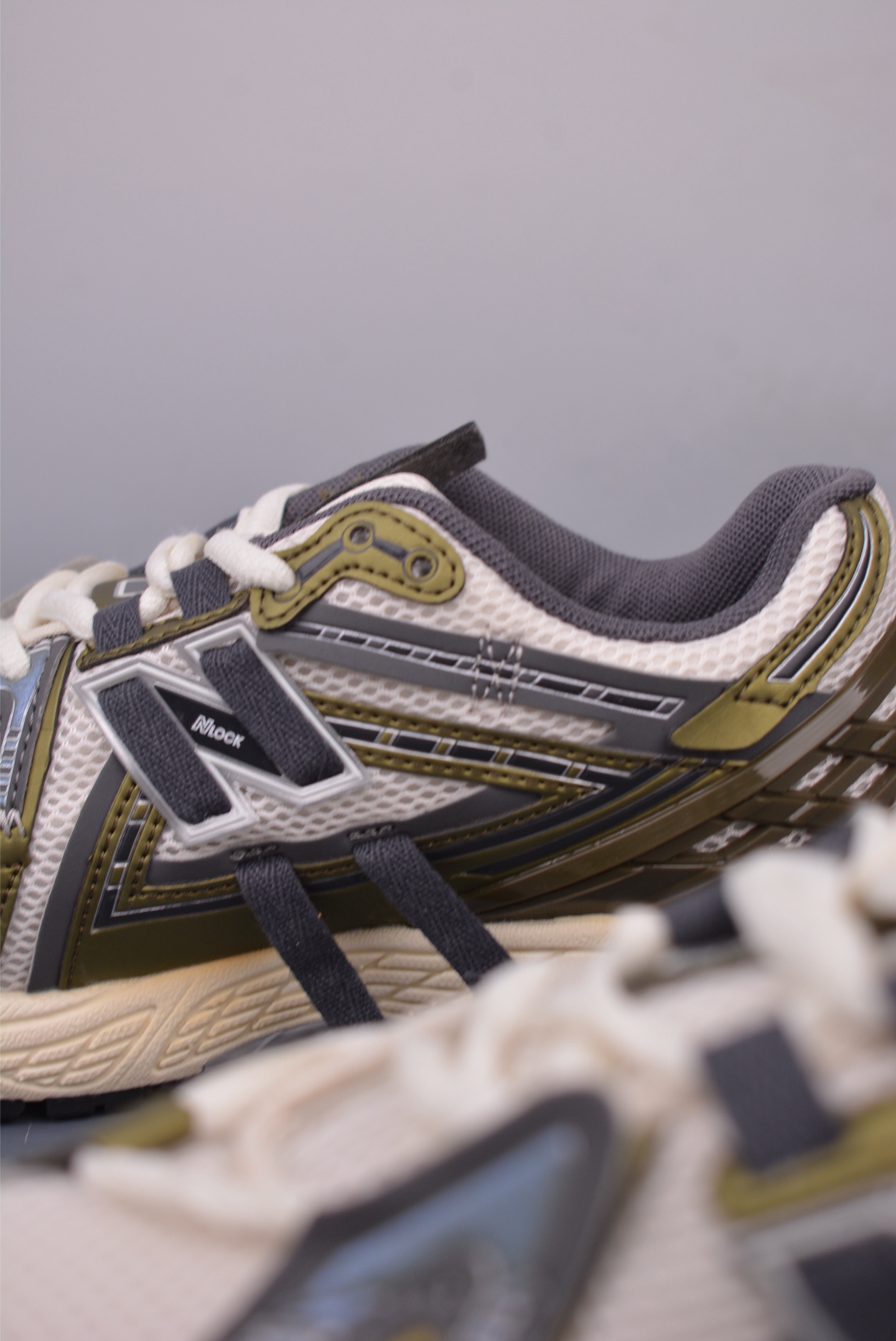 200 New Balance M1906系列 复古单品宝藏老爹鞋款 U1906ANC