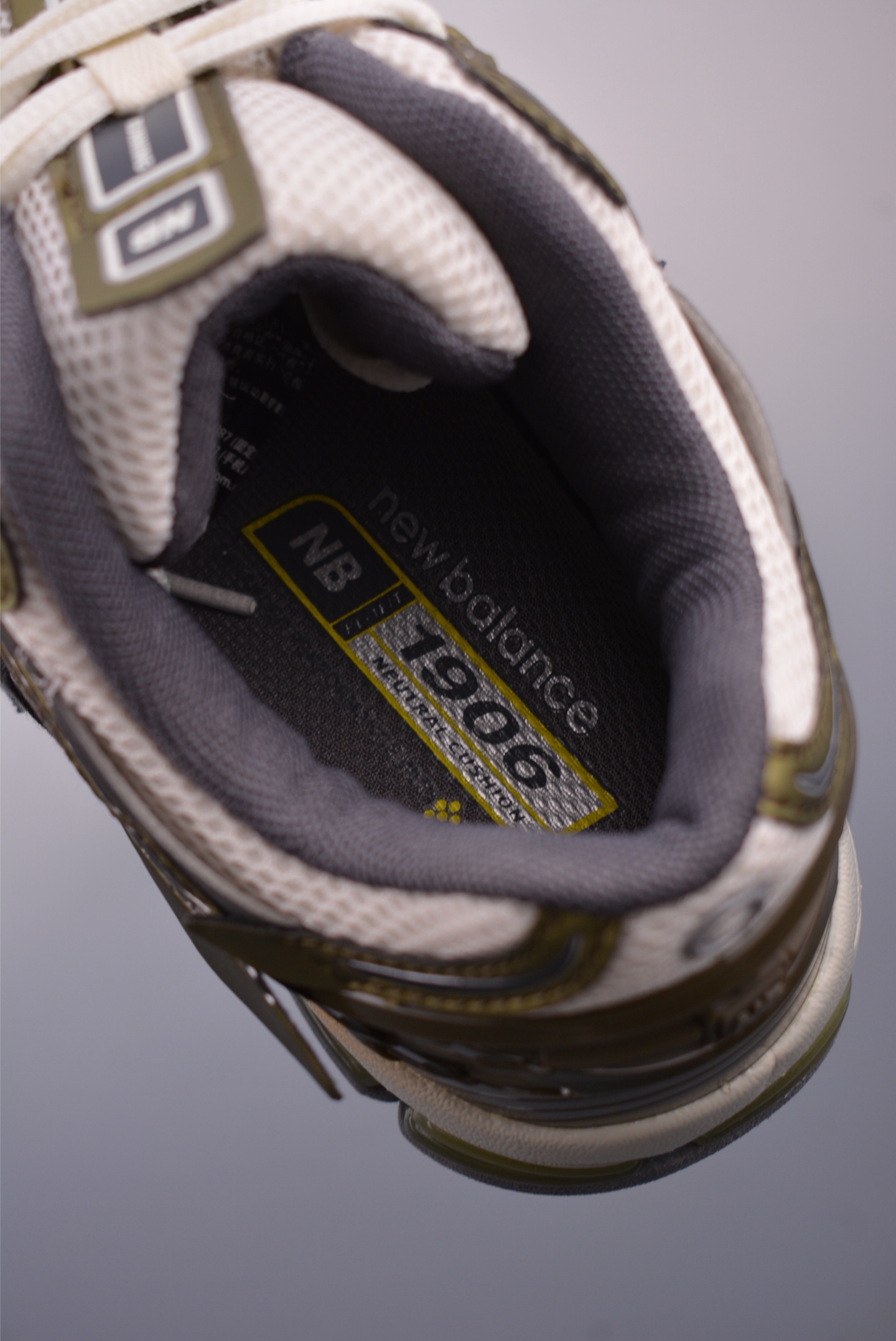 200 New Balance M1906系列 复古单品宝藏老爹鞋款 U1906ANC