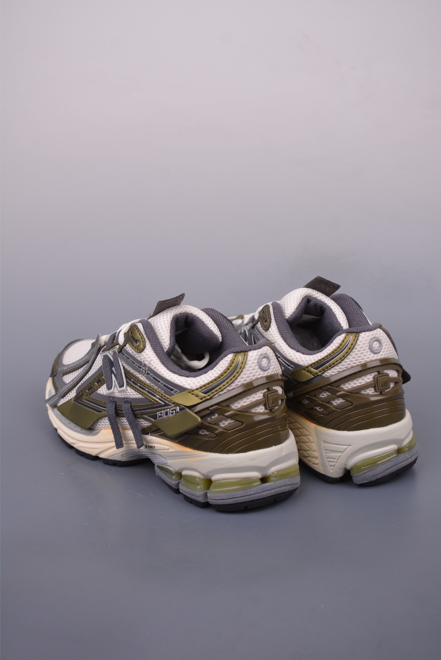 200 New Balance M1906系列 复古单品宝藏老爹鞋款 U1906ANC