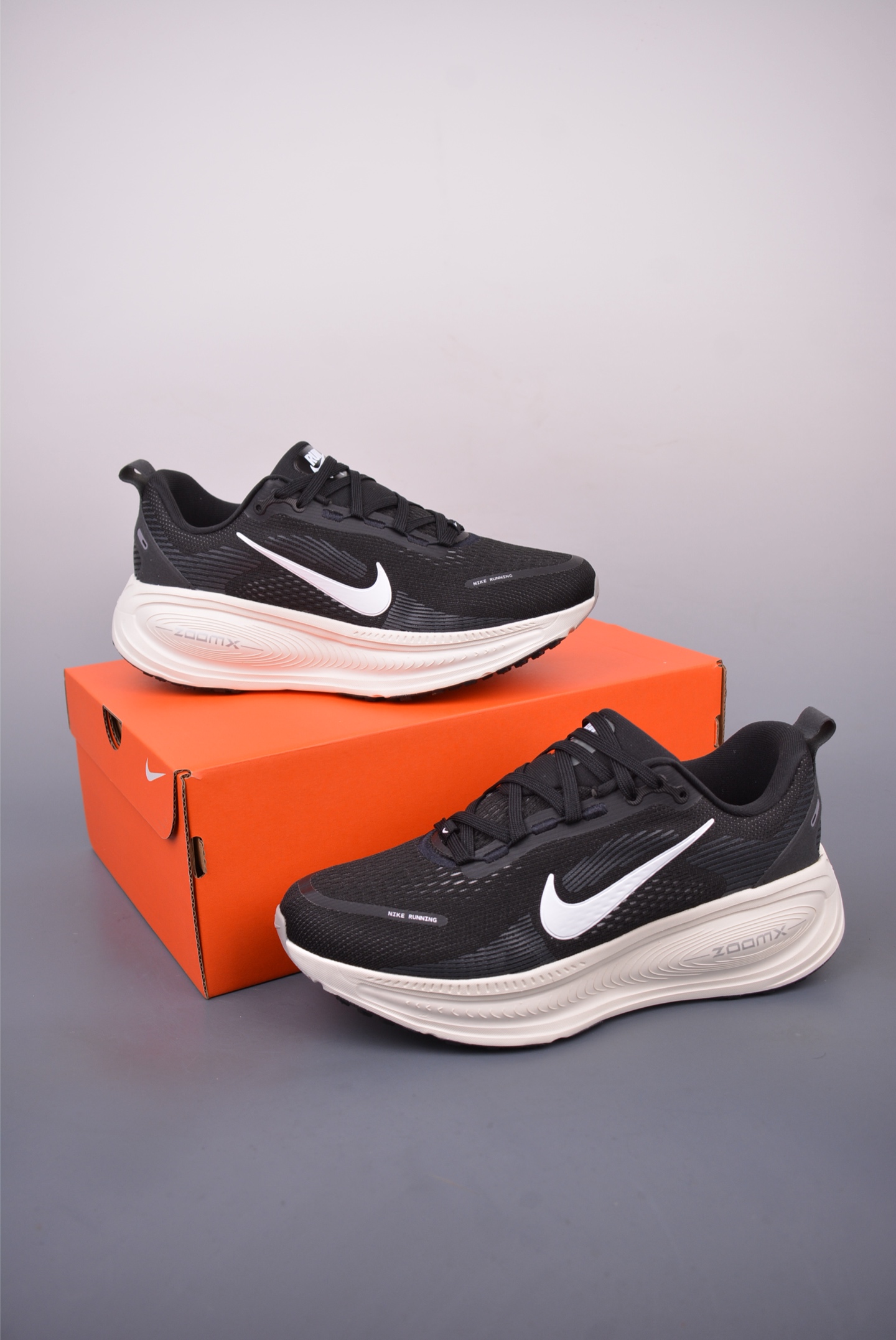180 Nike Air Zoom Vomero 18 全新科技提前原鞋开发 运动跑鞋 HM6803-007