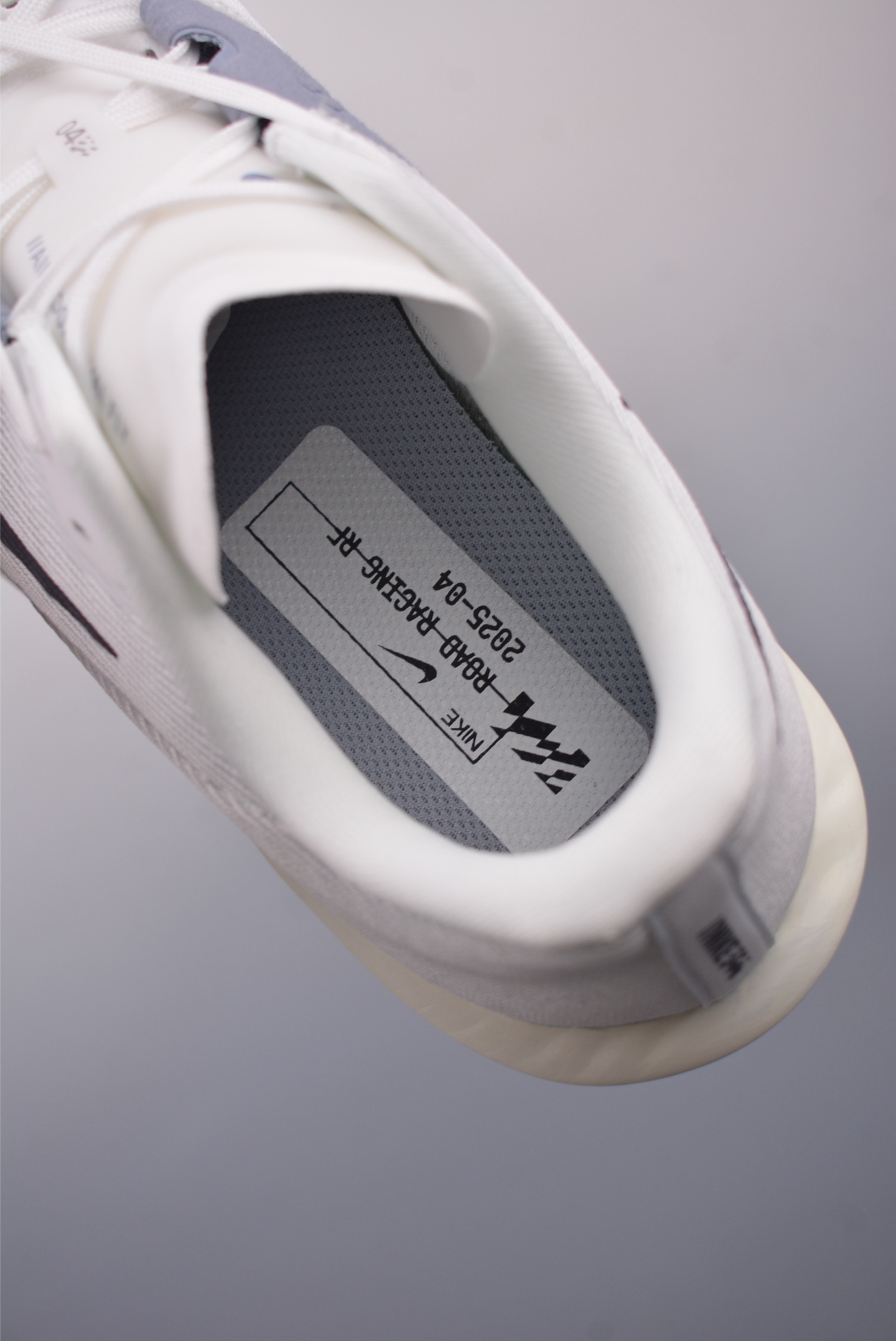 180 NIKE Zoom Rival Fly 4 耐克超弹轻盈跑步鞋 FV6040-102