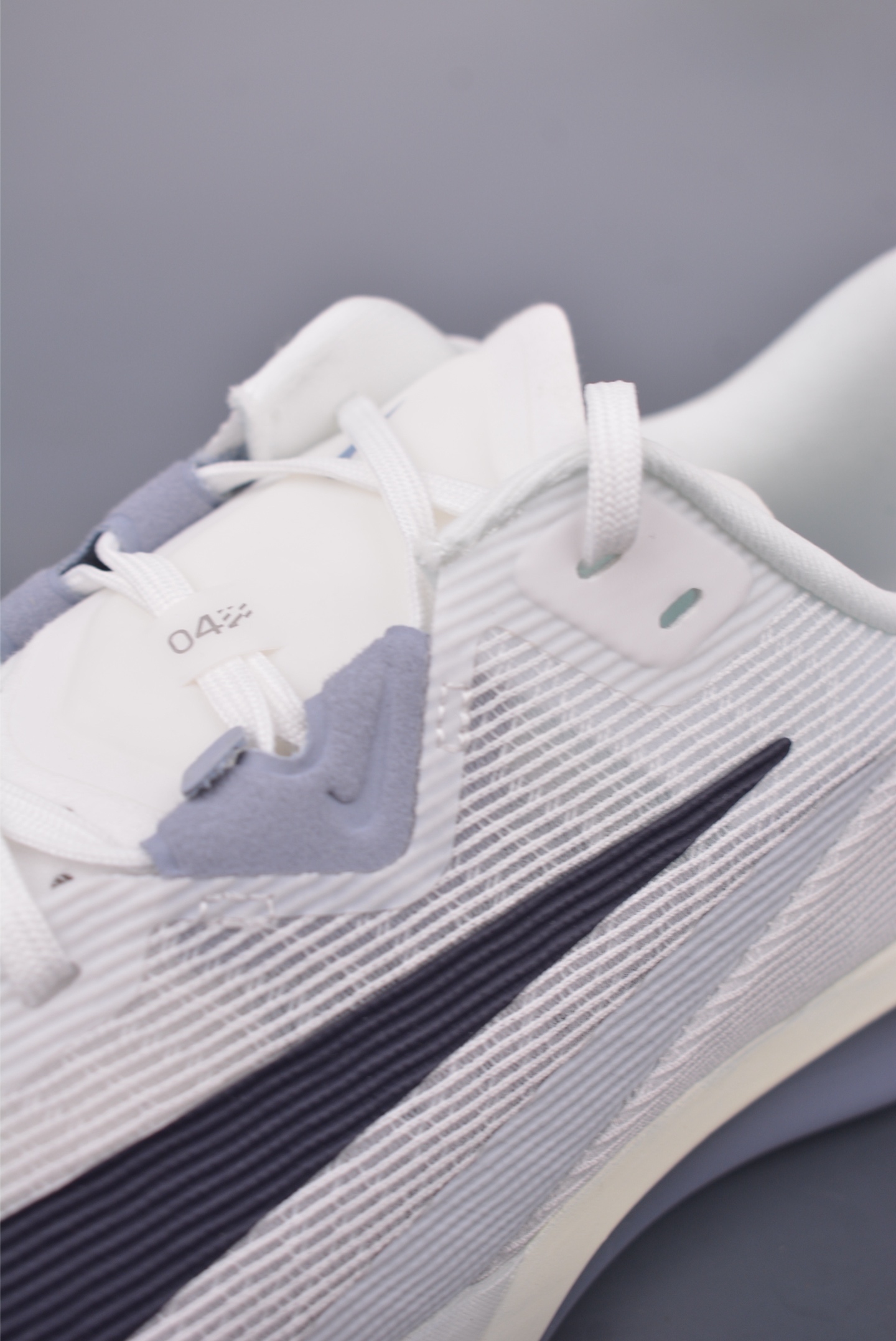 180 NIKE Zoom Rival Fly 4 耐克超弹轻盈跑步鞋 FV6040-102