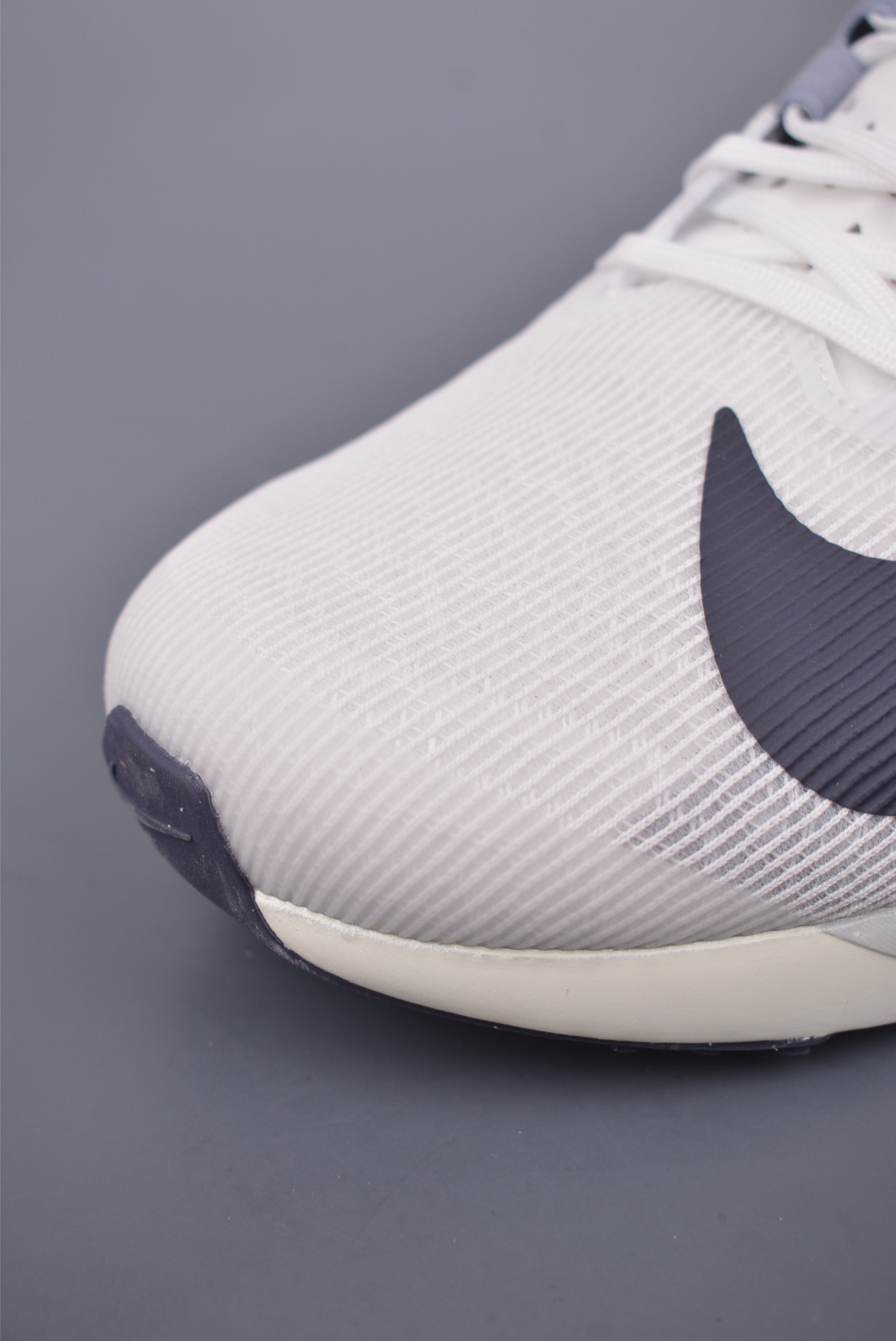 180 NIKE Zoom Rival Fly 4 耐克超弹轻盈跑步鞋 FV6040-102
