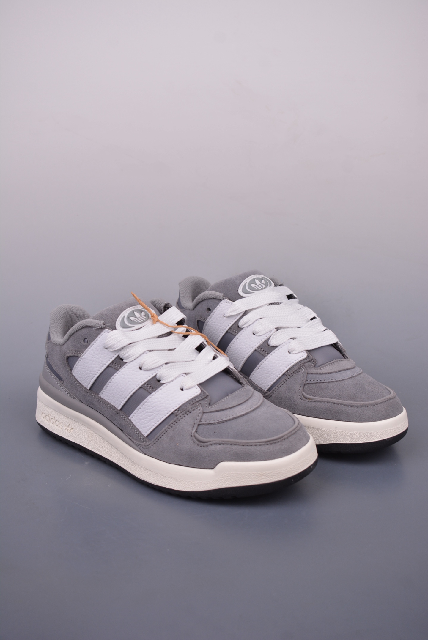 180 Adidas originals Forum 2000 CL 三叶草低帮 复古潮流休闲面包鞋 JS0997