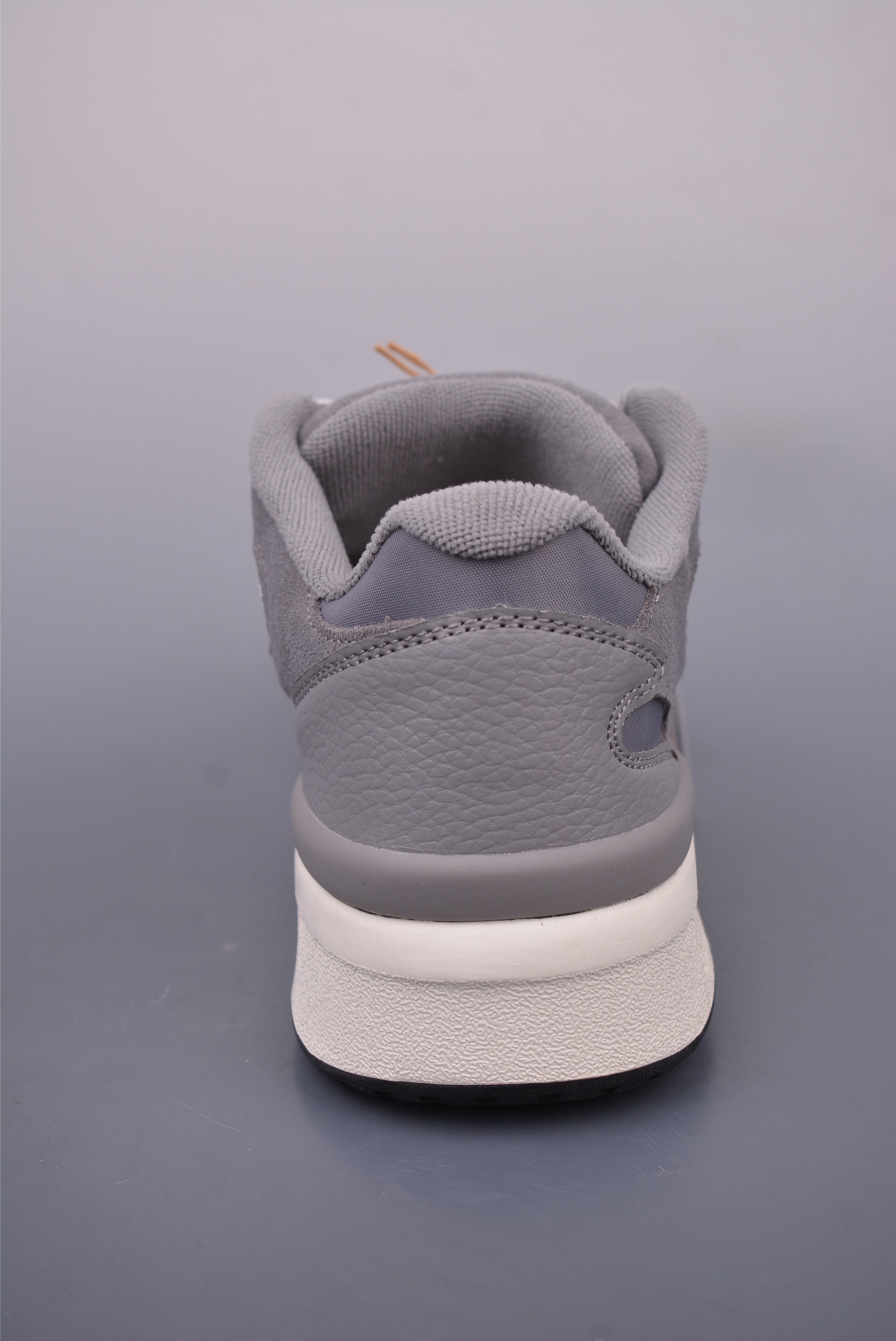 180 Adidas originals Forum 2000 CL 三叶草低帮 复古潮流休闲面包鞋 JS0997