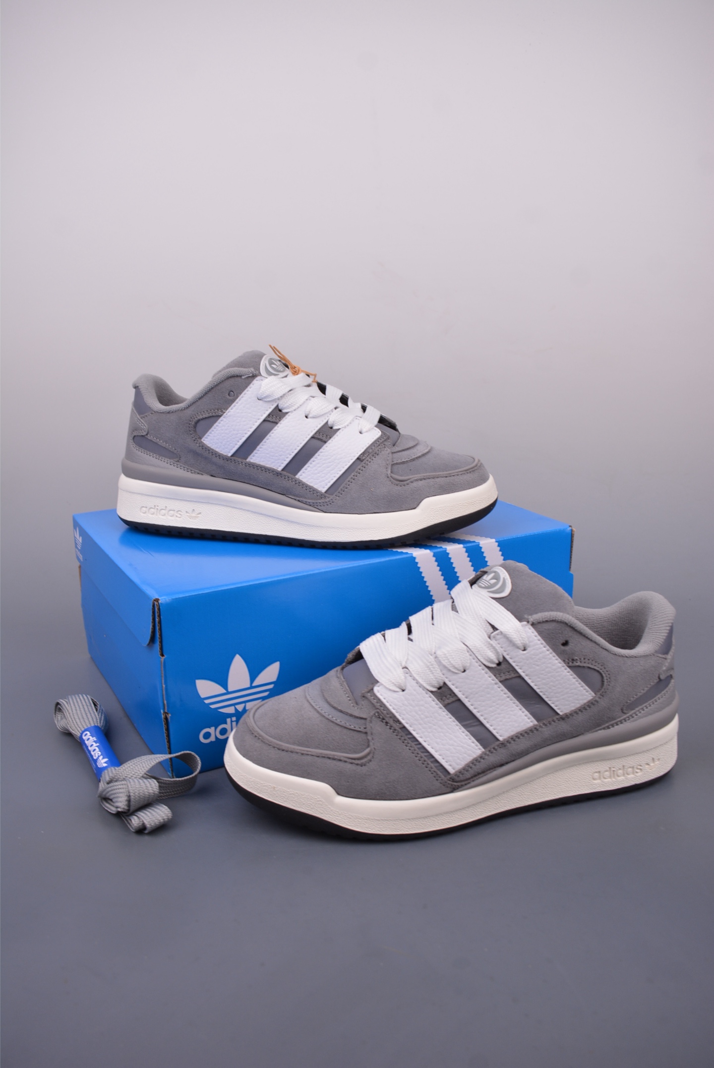 180 Adidas originals Forum 2000 CL 三叶草低帮 复古潮流休闲面包鞋 JS0997