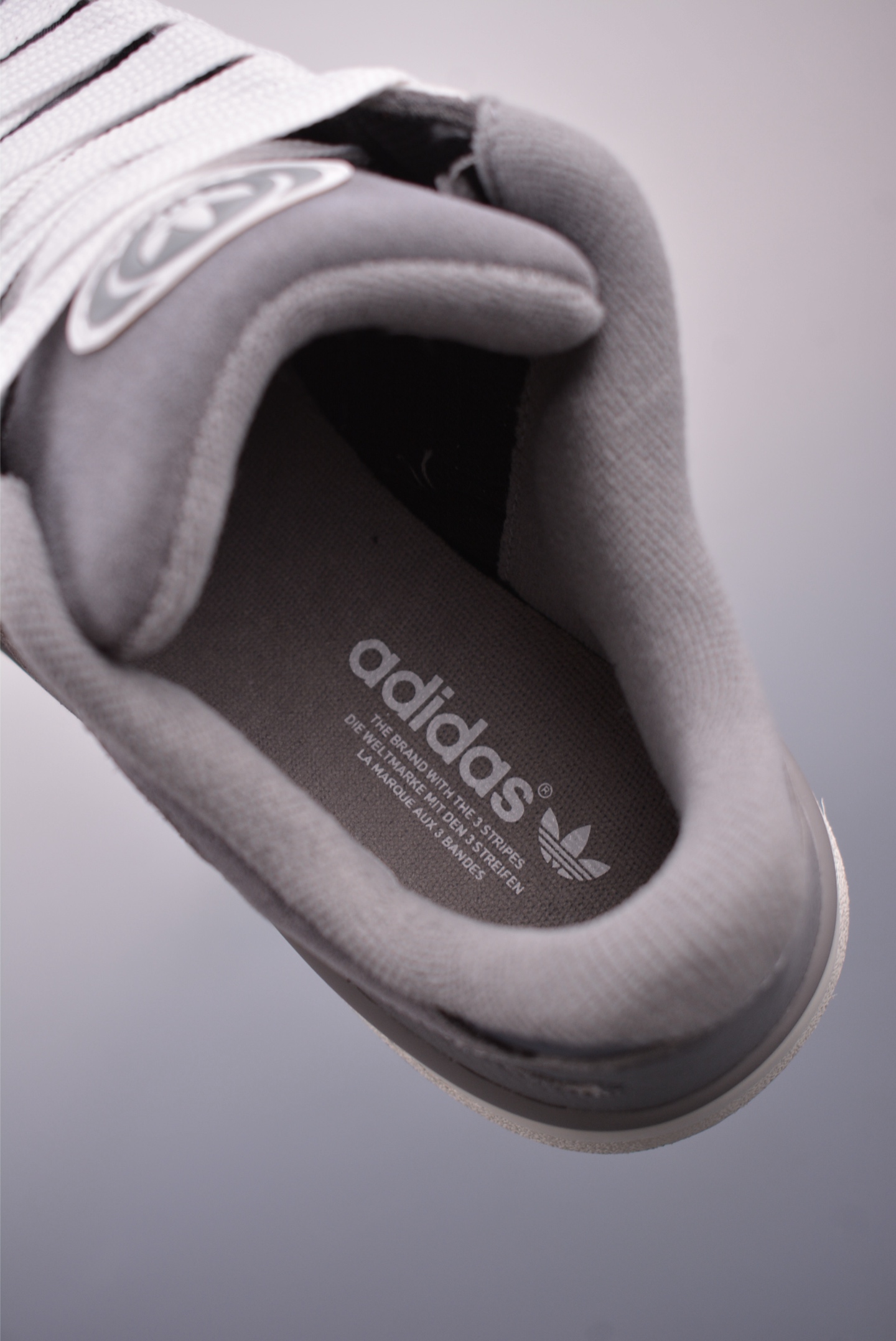 180 Adidas originals Forum 2000 CL 三叶草低帮 复古潮流休闲面包鞋 JS0997