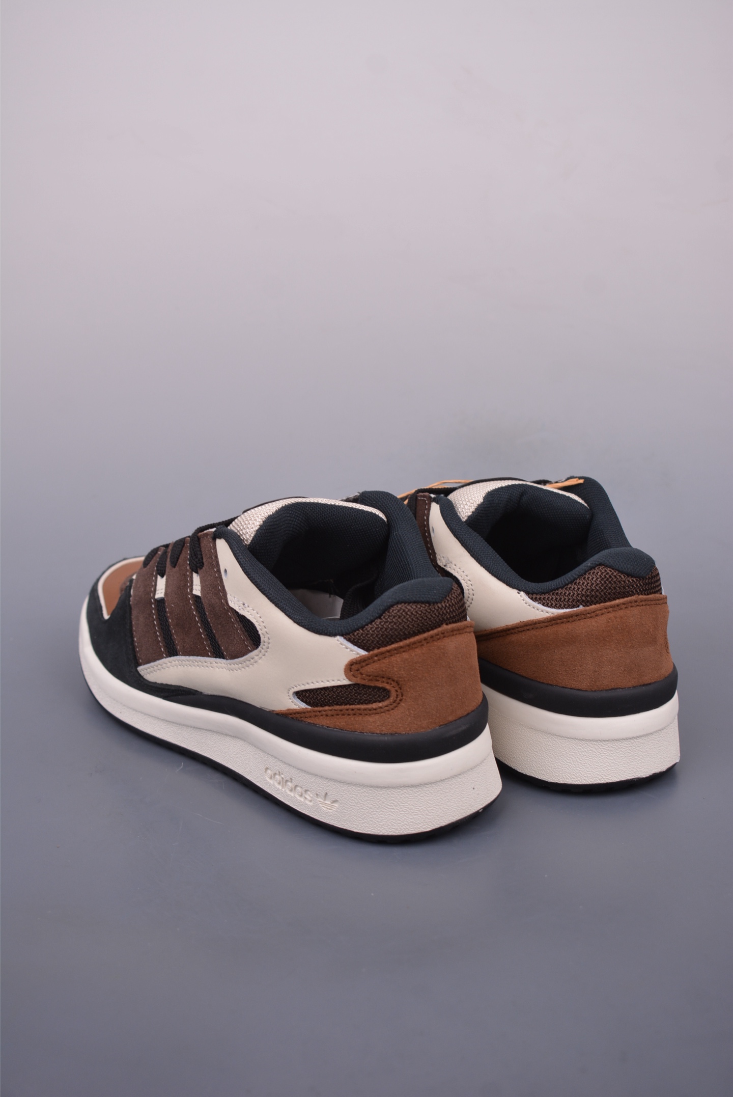 180 Adidas originals Forum 2000 CL 三叶草低帮 复古潮流休闲面包鞋 JS3160