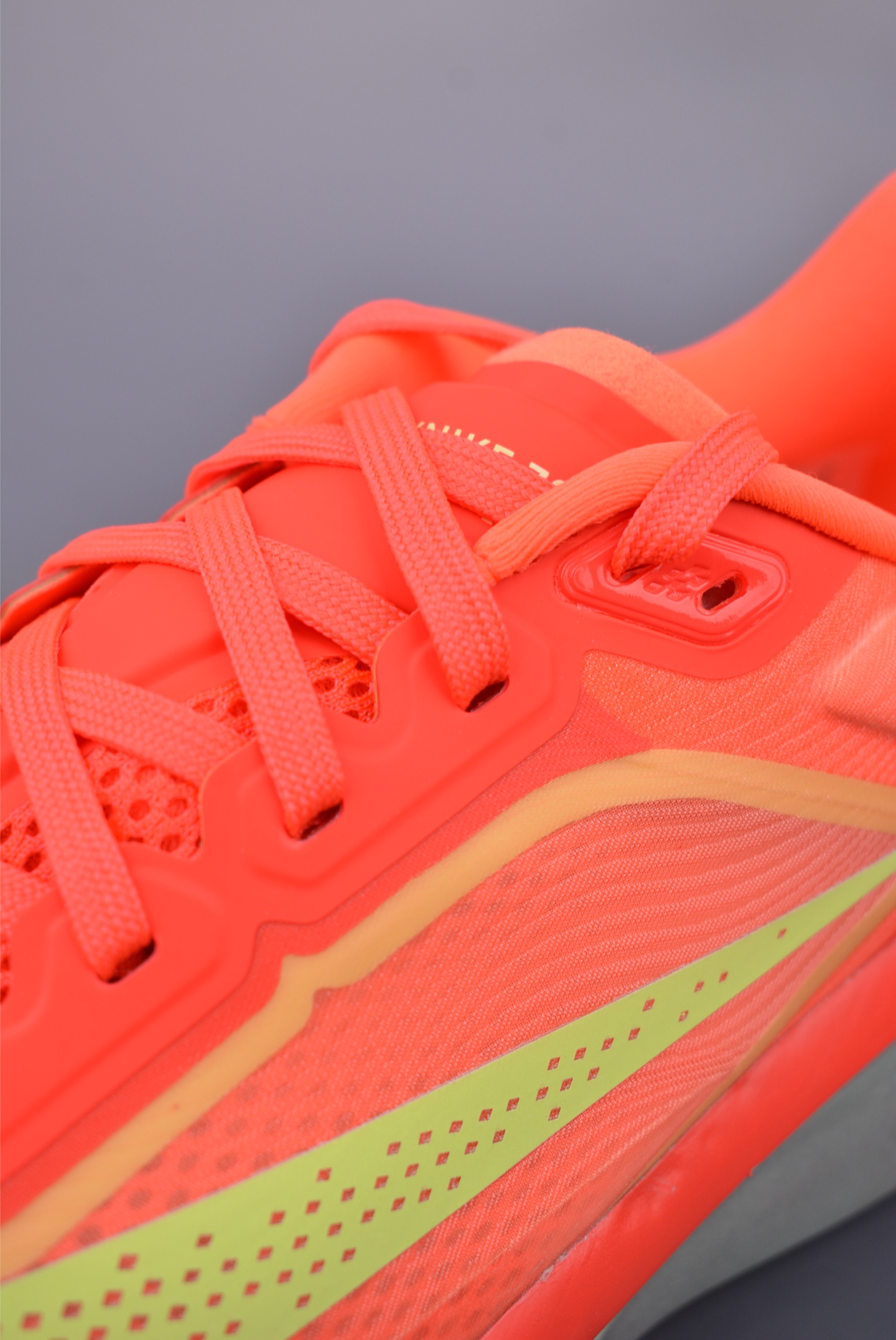 240 NIKE AIR Zoom RIVAL Fly 6 超轻跑步鞋 织物减震轻盈跑步鞋 FN8454-601