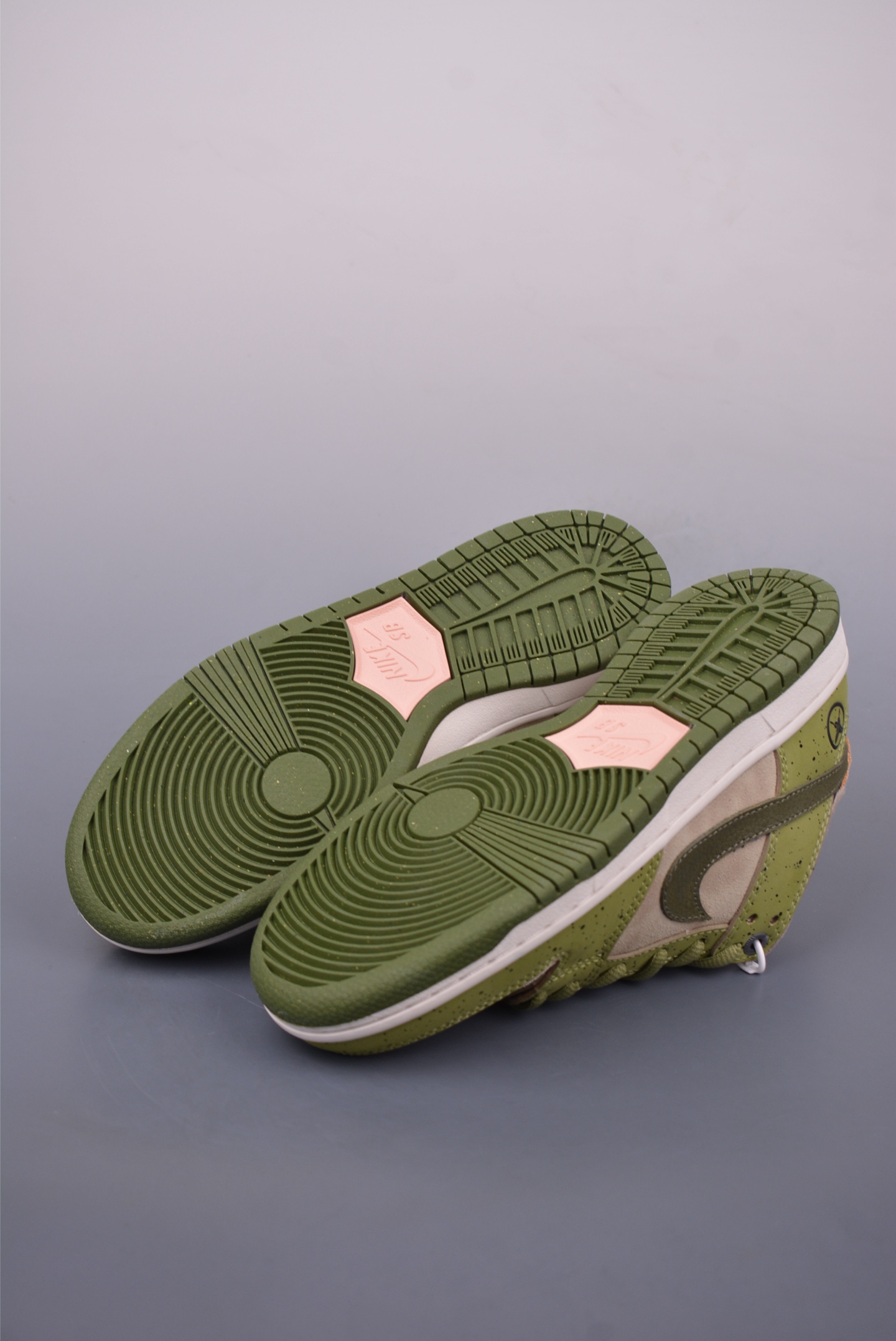220 Yuto Horigome x Nike Dunk SB Low “Asparagus”绿白 HF8022-300