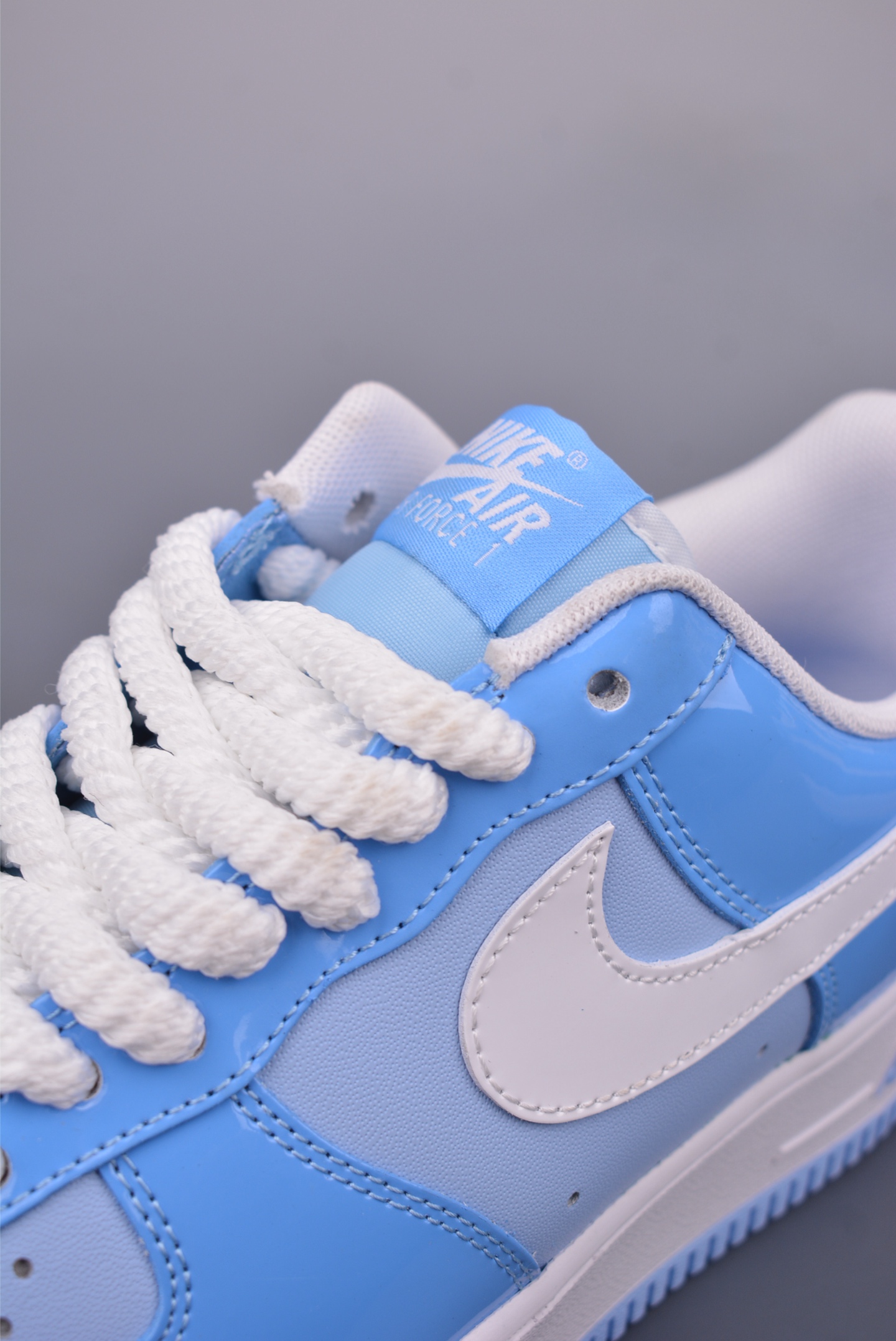 180 Nike Air Force 1 Low 白蓝漆面 HV9405-400