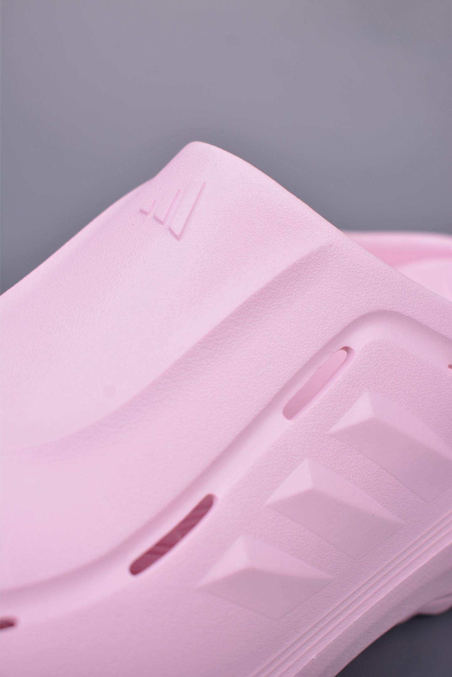 110 adidas OZWAVE CLOG 防滑包头 厨师鞋二代 稳定缓震回弹厚底老爹拖鞋 JR6756