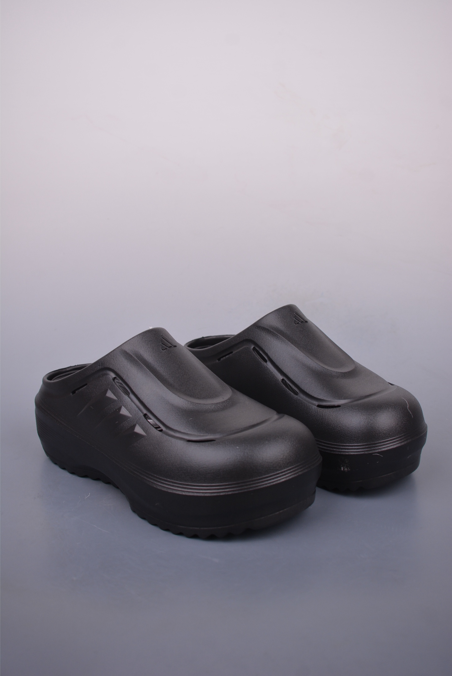 110 adidas OZWAVE CLOG 防滑包头 厨师鞋二代 稳定缓震回弹厚底老爹拖鞋 JR6761