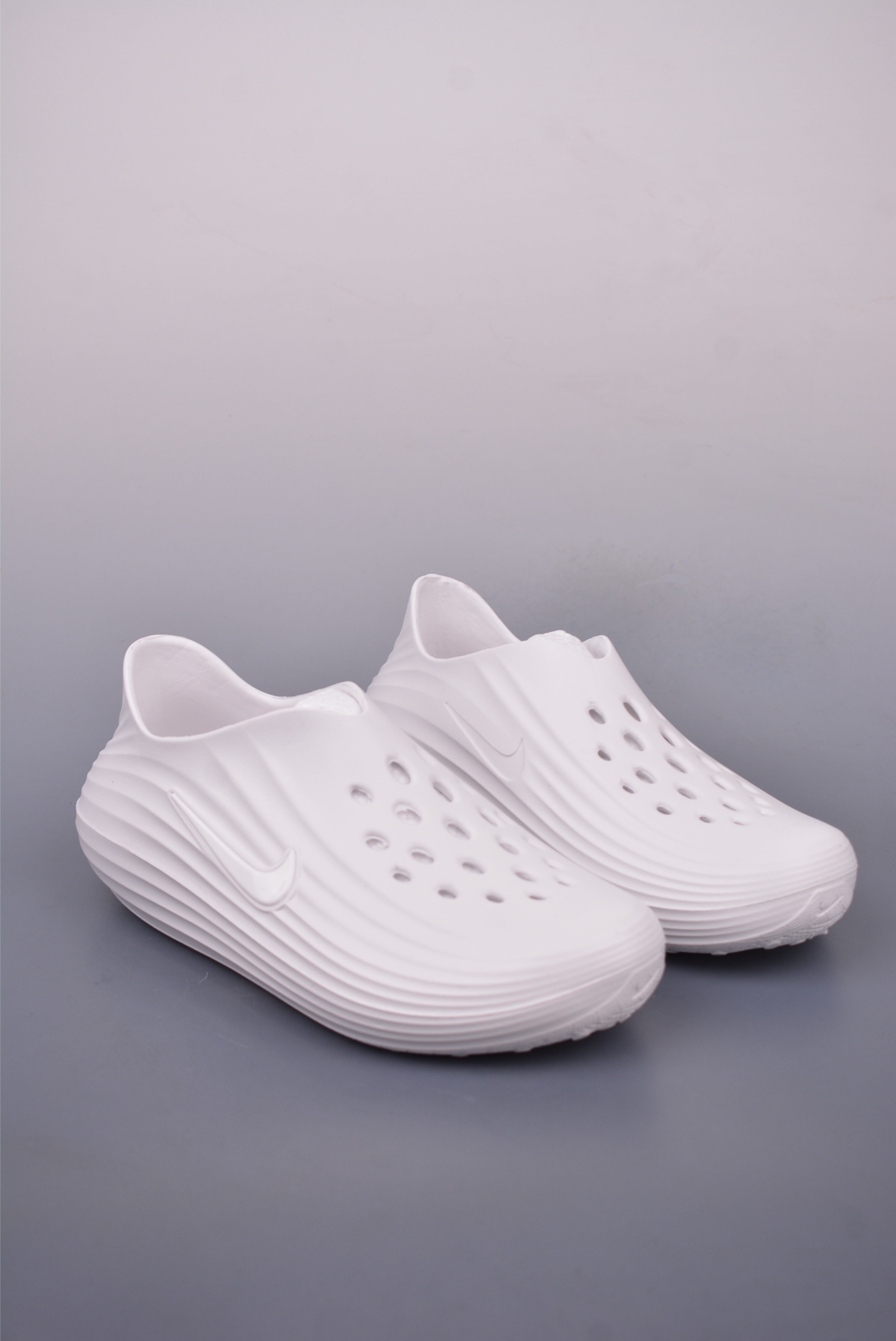 110 Nike ReactX Rejuven8 耐克夏日穿搭凉鞋 HV5060-101