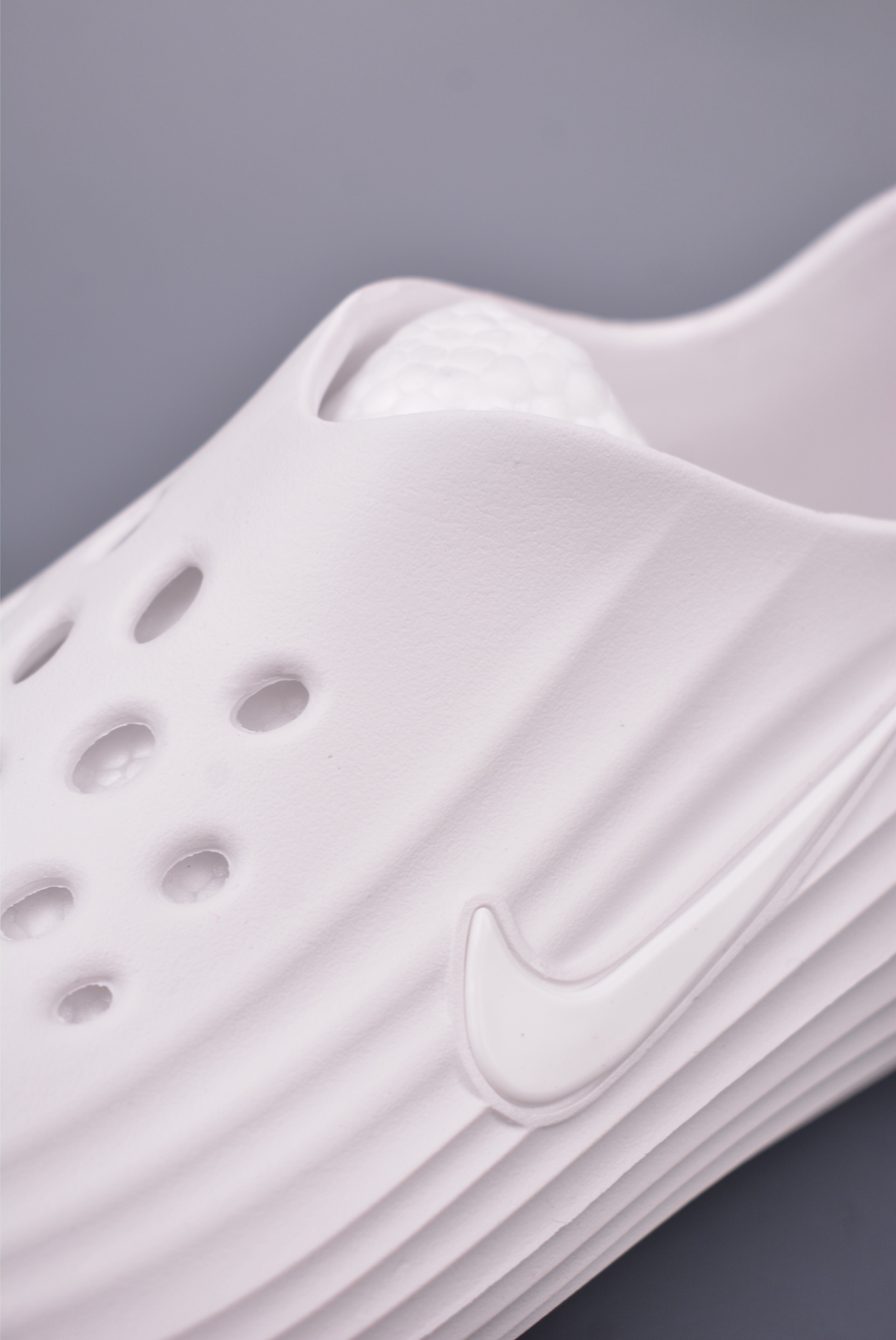 110 Nike ReactX Rejuven8 耐克夏日穿搭凉鞋 HV5060-101