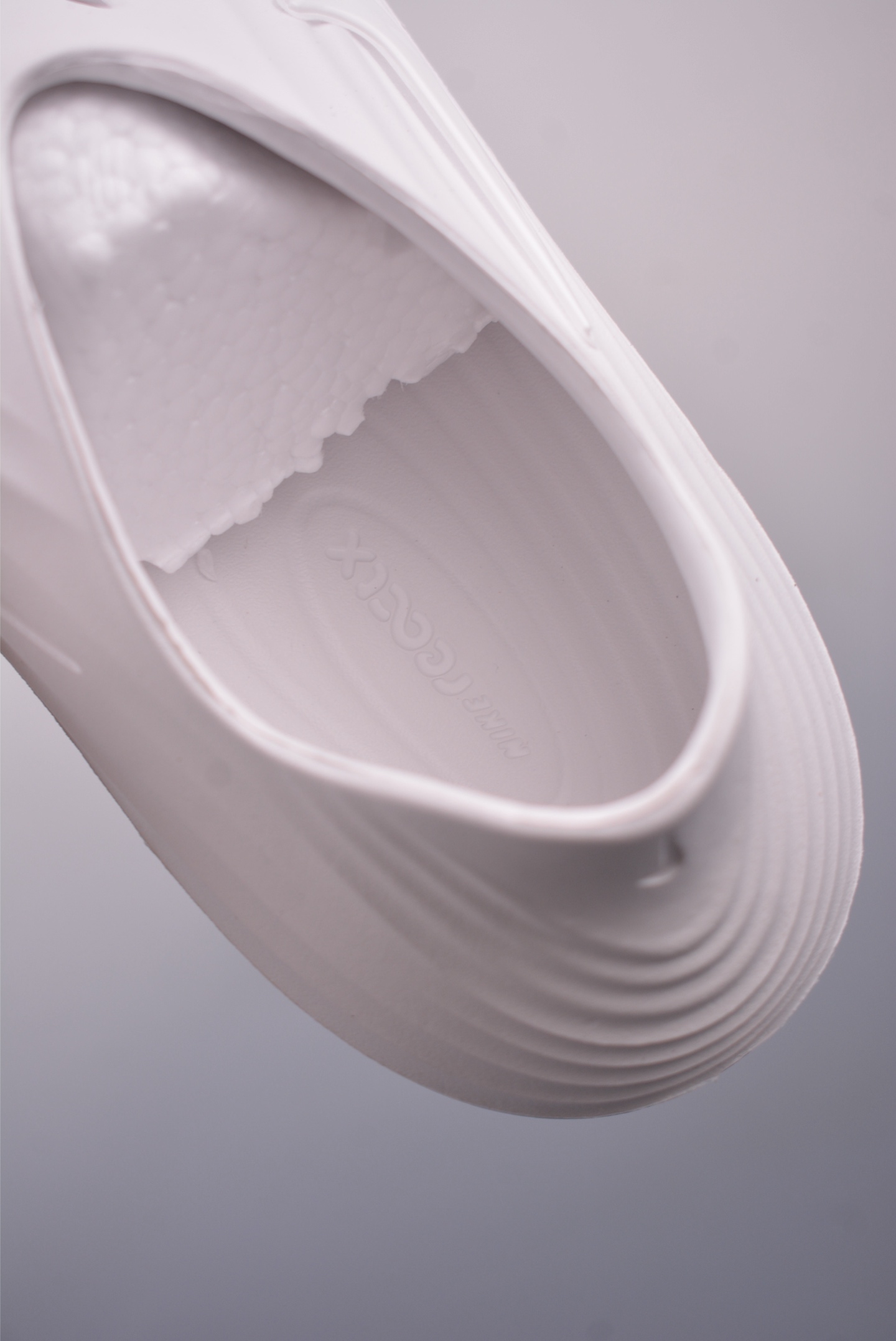 110 Nike ReactX Rejuven8 耐克夏日穿搭凉鞋 HV5060-101