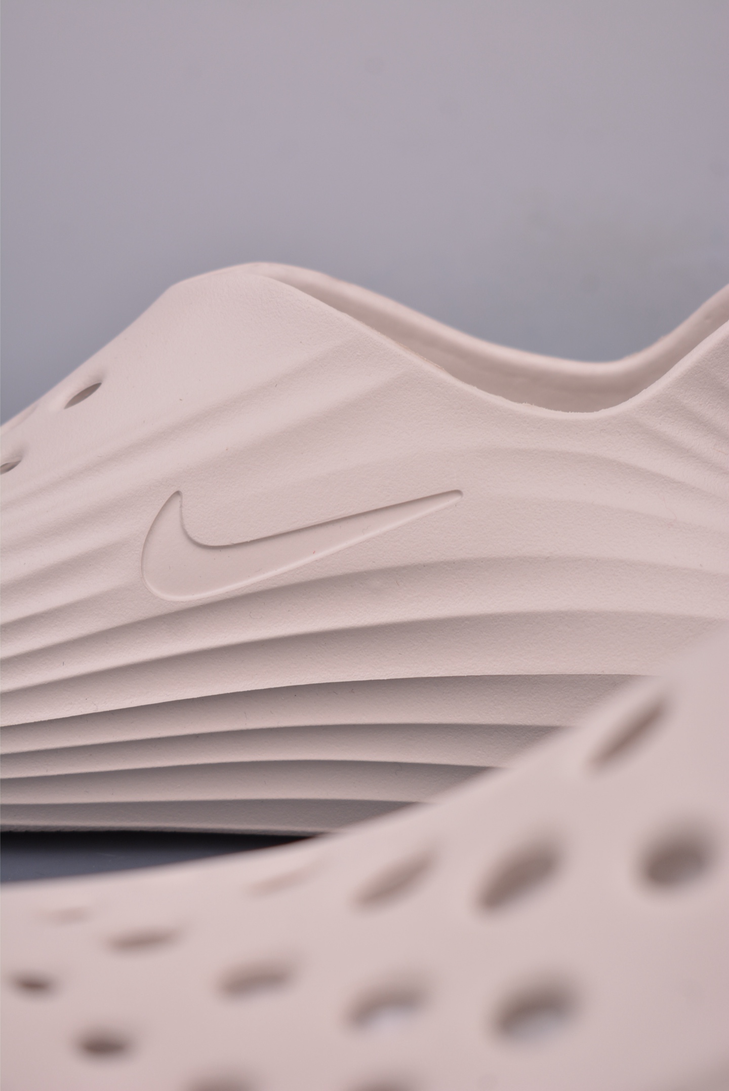 Nike ReactX Rejuven8 耐克夏日穿搭凉鞋 HV5062-100