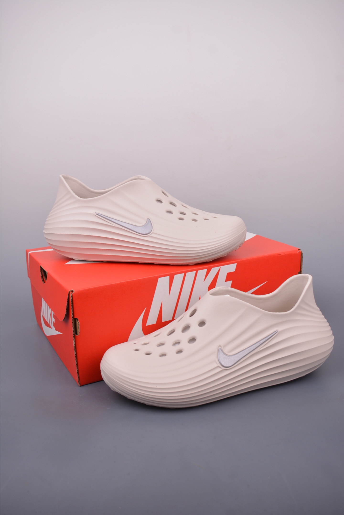 Nike ReactX Rejuven8 耐克夏日穿搭凉鞋 HV5062-100