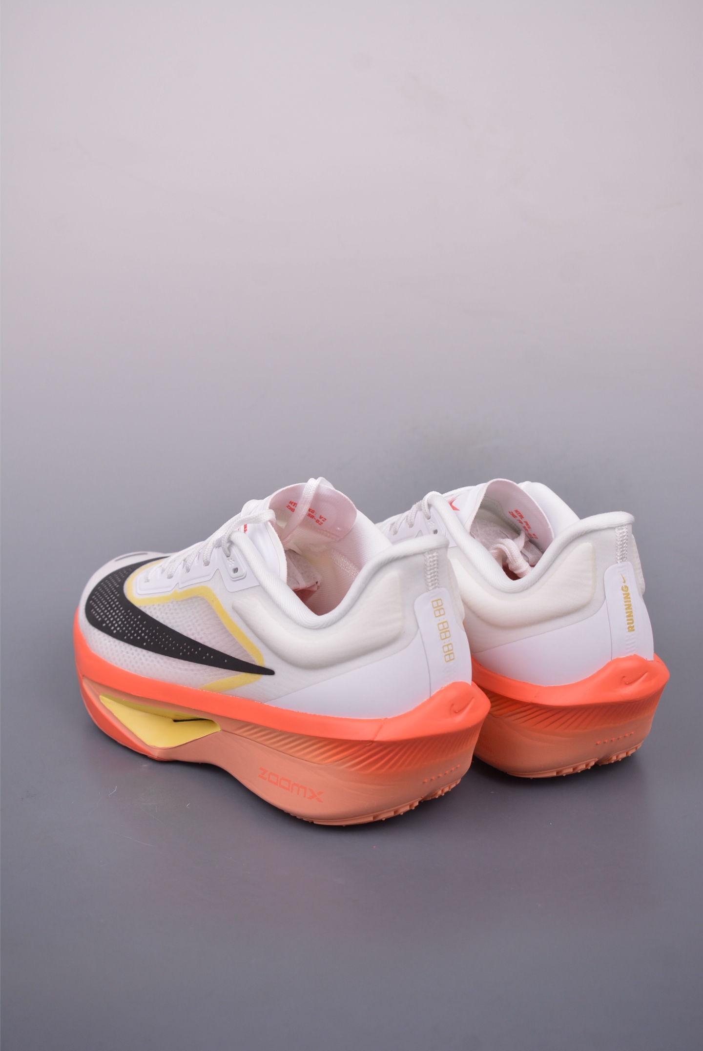 240 NIKE AIR Zoom RIVAL Fly 6 超轻跑步鞋 织物减震轻盈跑步鞋 IB6657-108