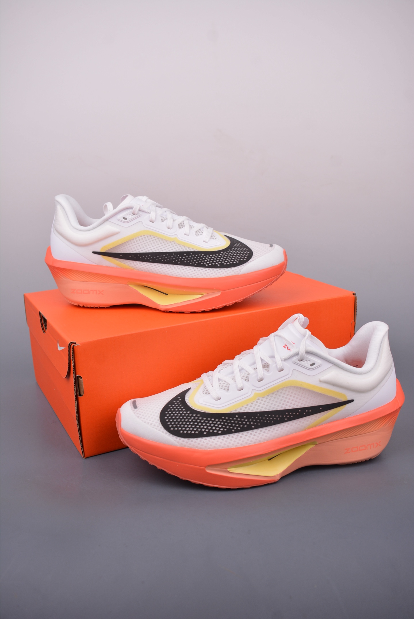 240 NIKE AIR Zoom RIVAL Fly 6 超轻跑步鞋 织物减震轻盈跑步鞋 IB6657-108