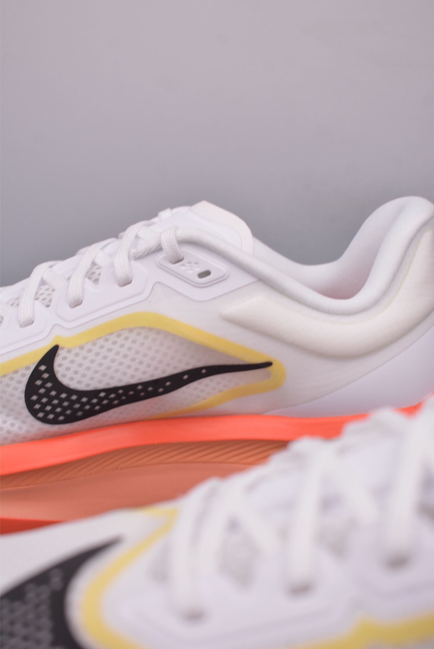 240 NIKE AIR Zoom RIVAL Fly 6 超轻跑步鞋 织物减震轻盈跑步鞋 IB6657-108