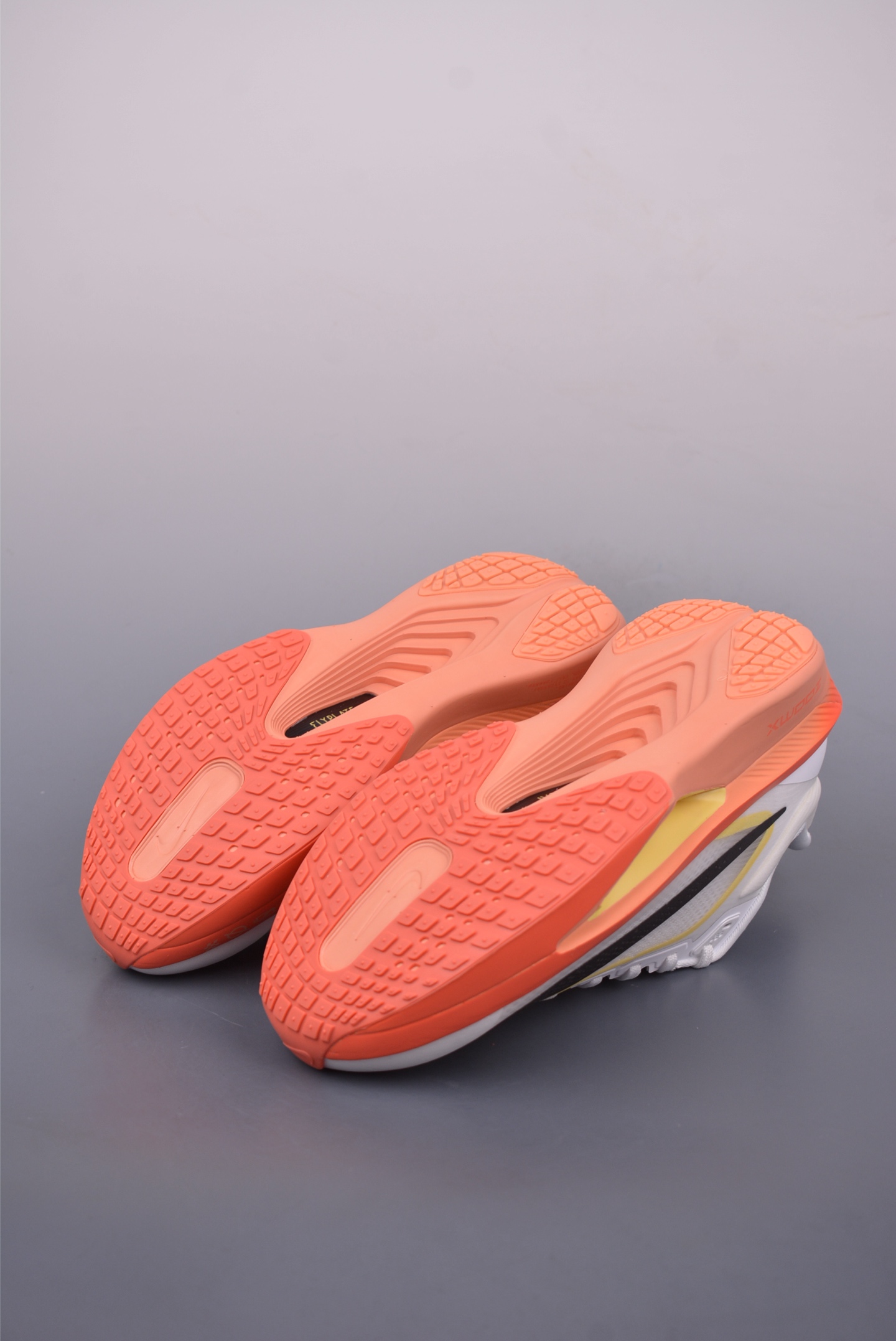 240 NIKE AIR Zoom RIVAL Fly 6 超轻跑步鞋 织物减震轻盈跑步鞋 IB6657-108
