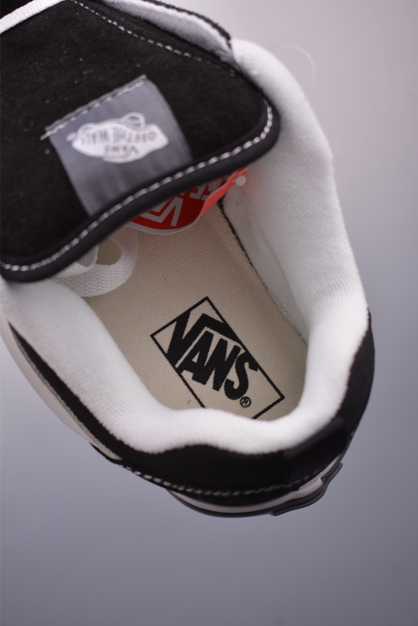 140 Vans Knu Skool 黑白灰生胶 复古休闲胖胖面包鞋 肥胖版大Logo