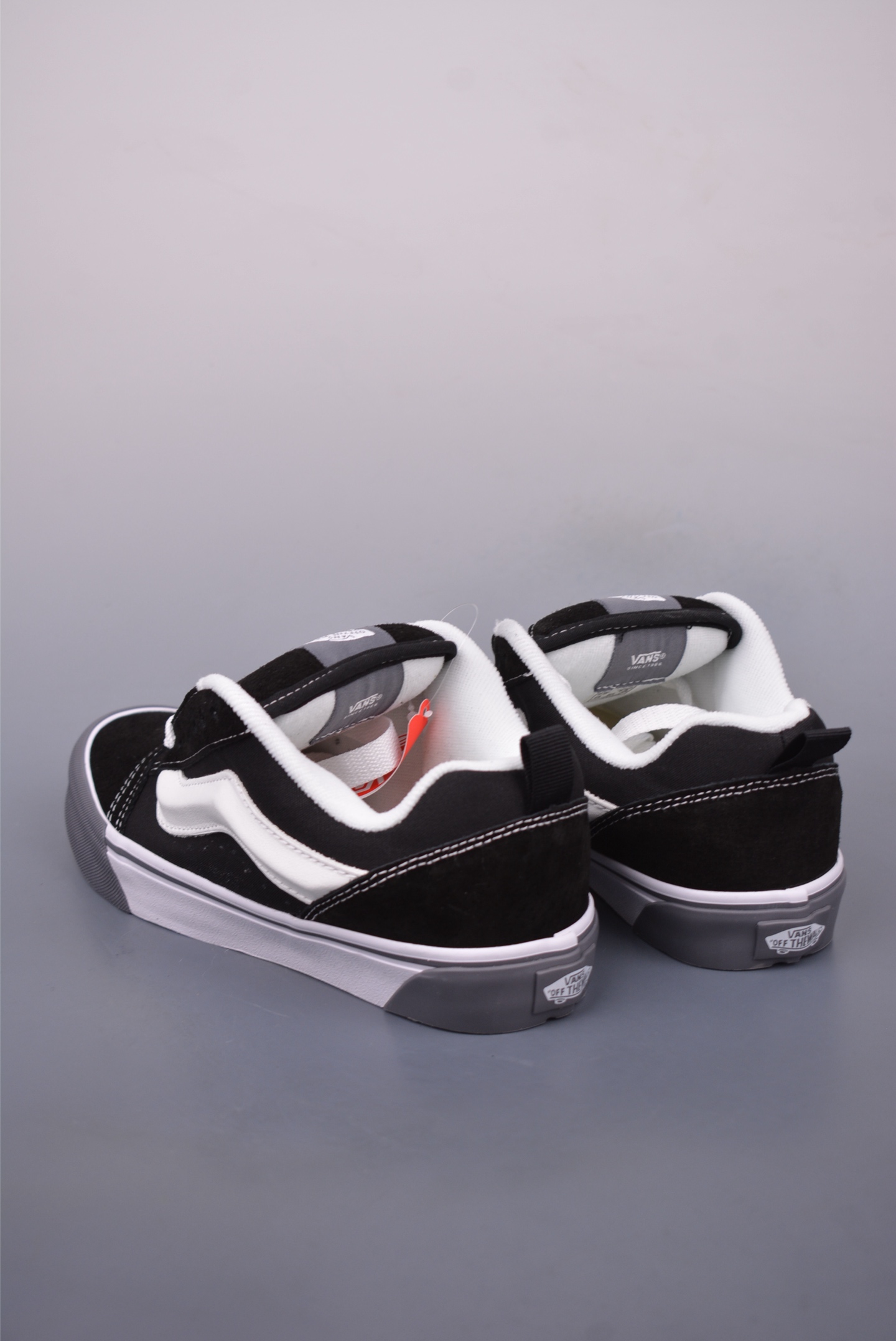 140 Vans Knu Skool 黑白灰生胶 复古休闲胖胖面包鞋 肥胖版大Logo