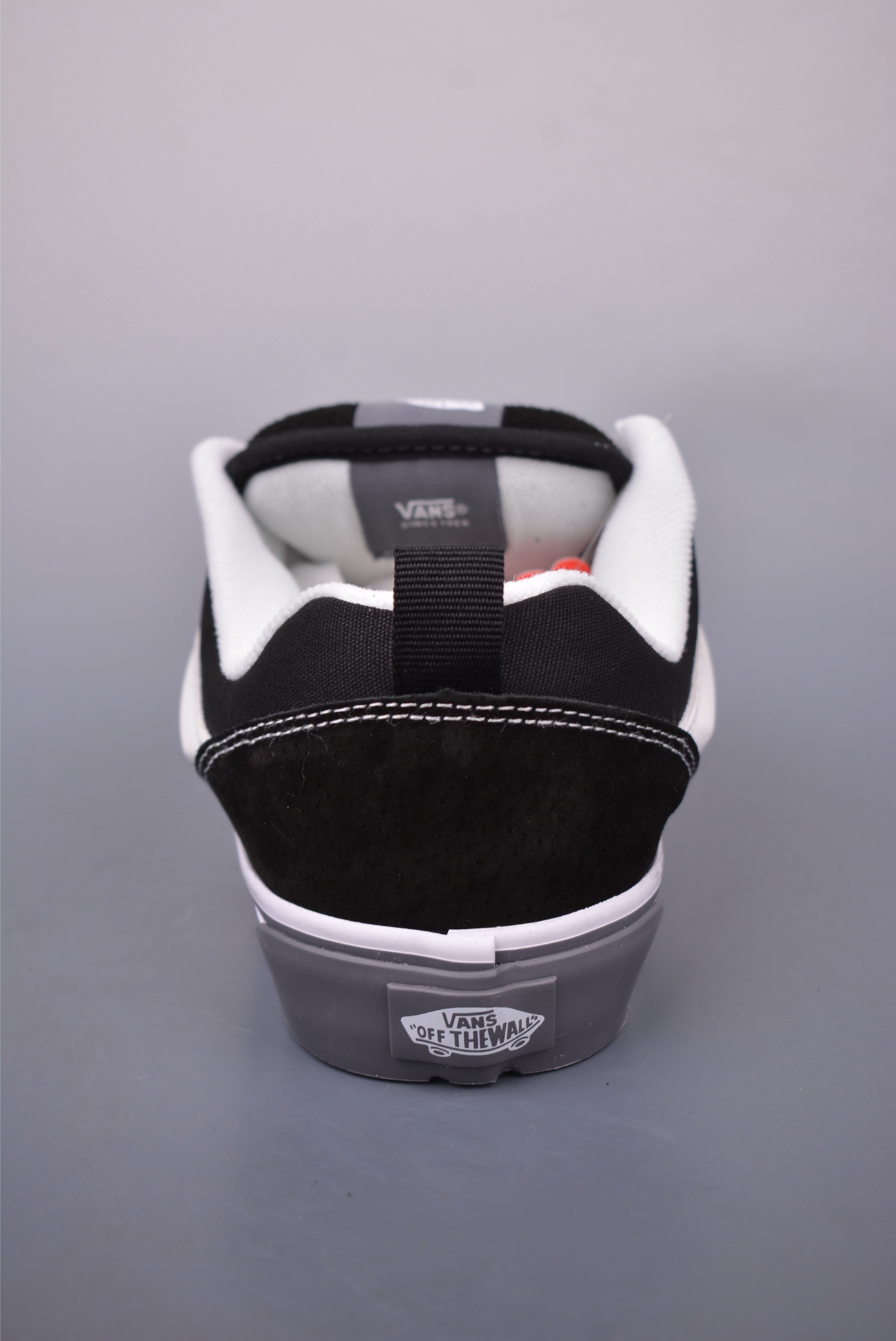 140 Vans Knu Skool 黑白灰生胶 复古休闲胖胖面包鞋 肥胖版大Logo