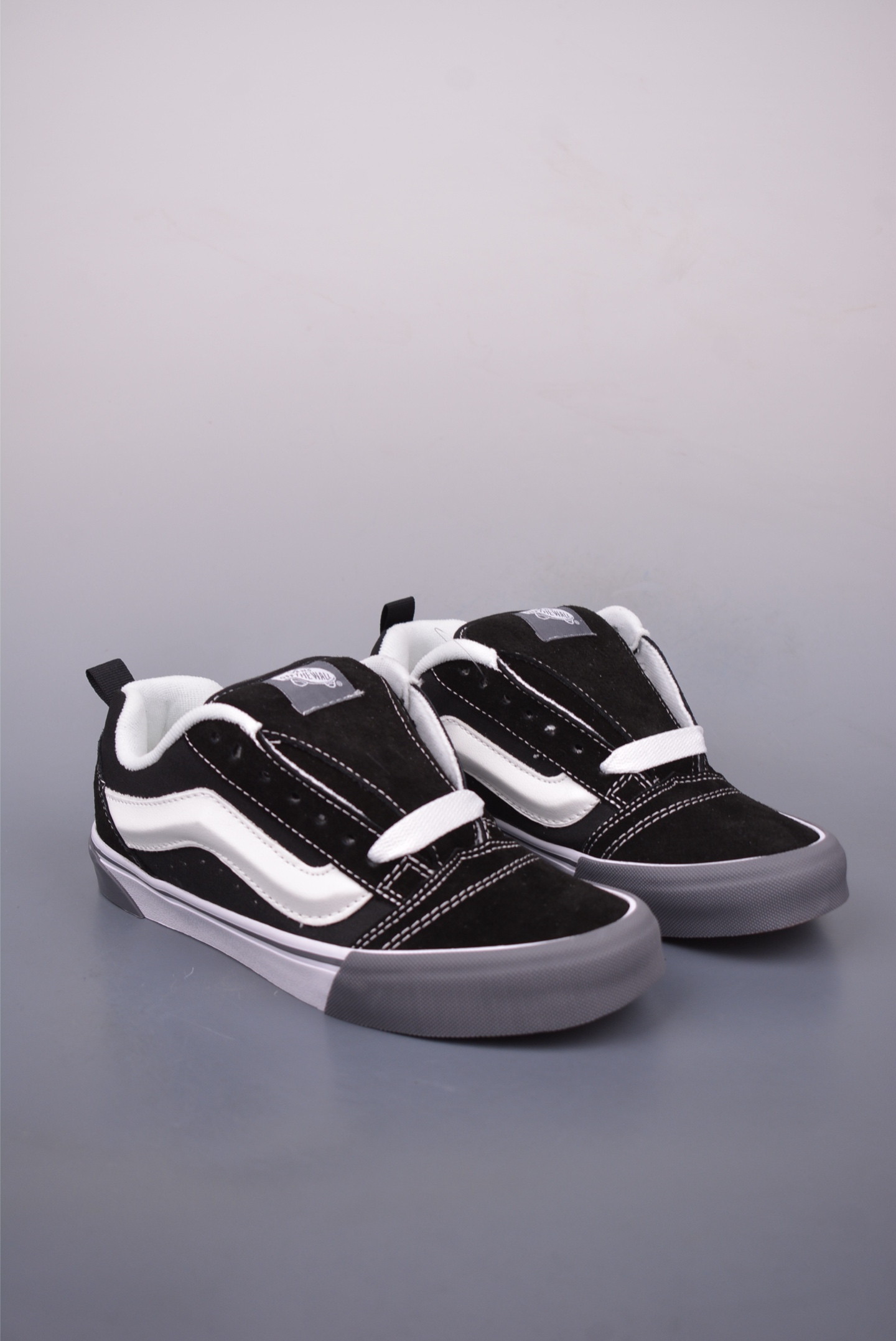 140 Vans Knu Skool 黑白灰生胶 复古休闲胖胖面包鞋 肥胖版大Logo