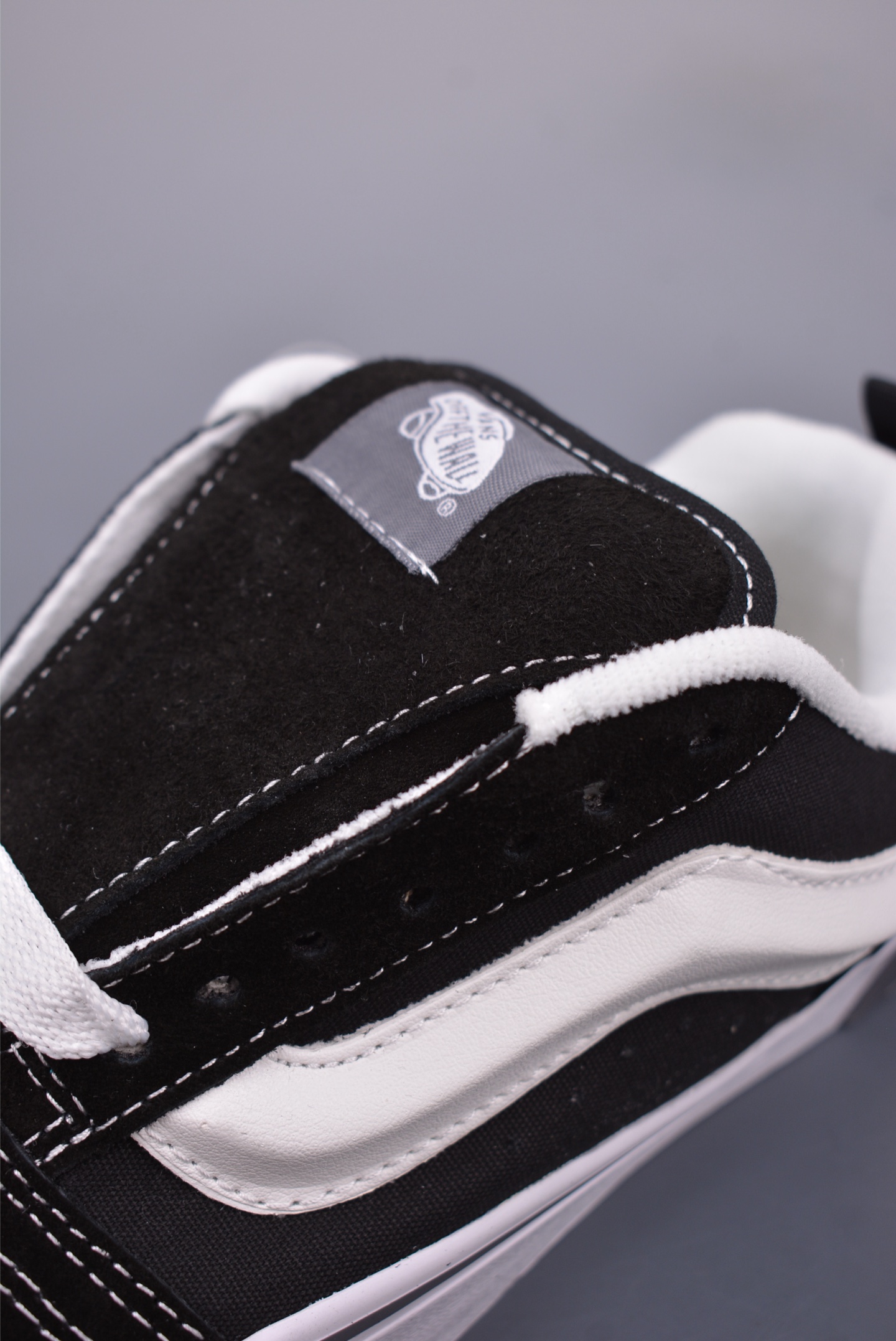 140 Vans Knu Skool 黑白灰生胶 复古休闲胖胖面包鞋 肥胖版大Logo