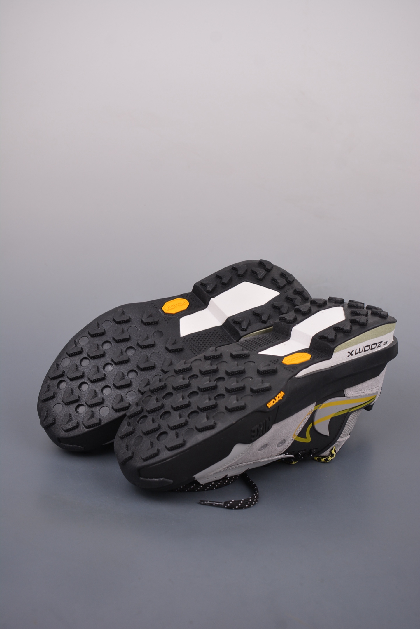 300 Sacai x Nike Zegamadome SP 联名款 机能风休闲运动鞋 HQ8618-003