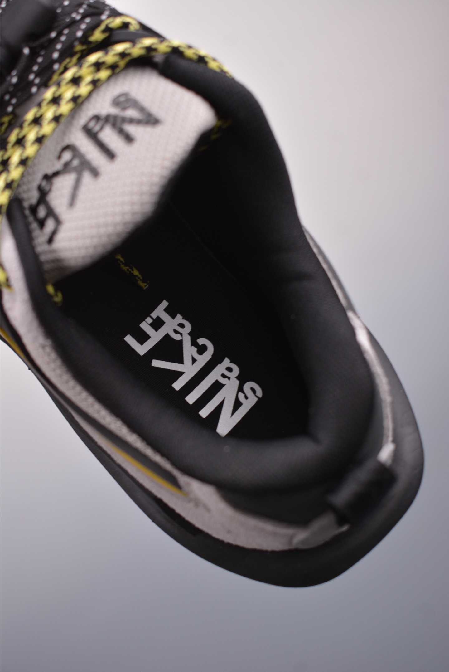 300 Sacai x Nike Zegamadome SP 联名款 机能风休闲运动鞋 HQ8618-003