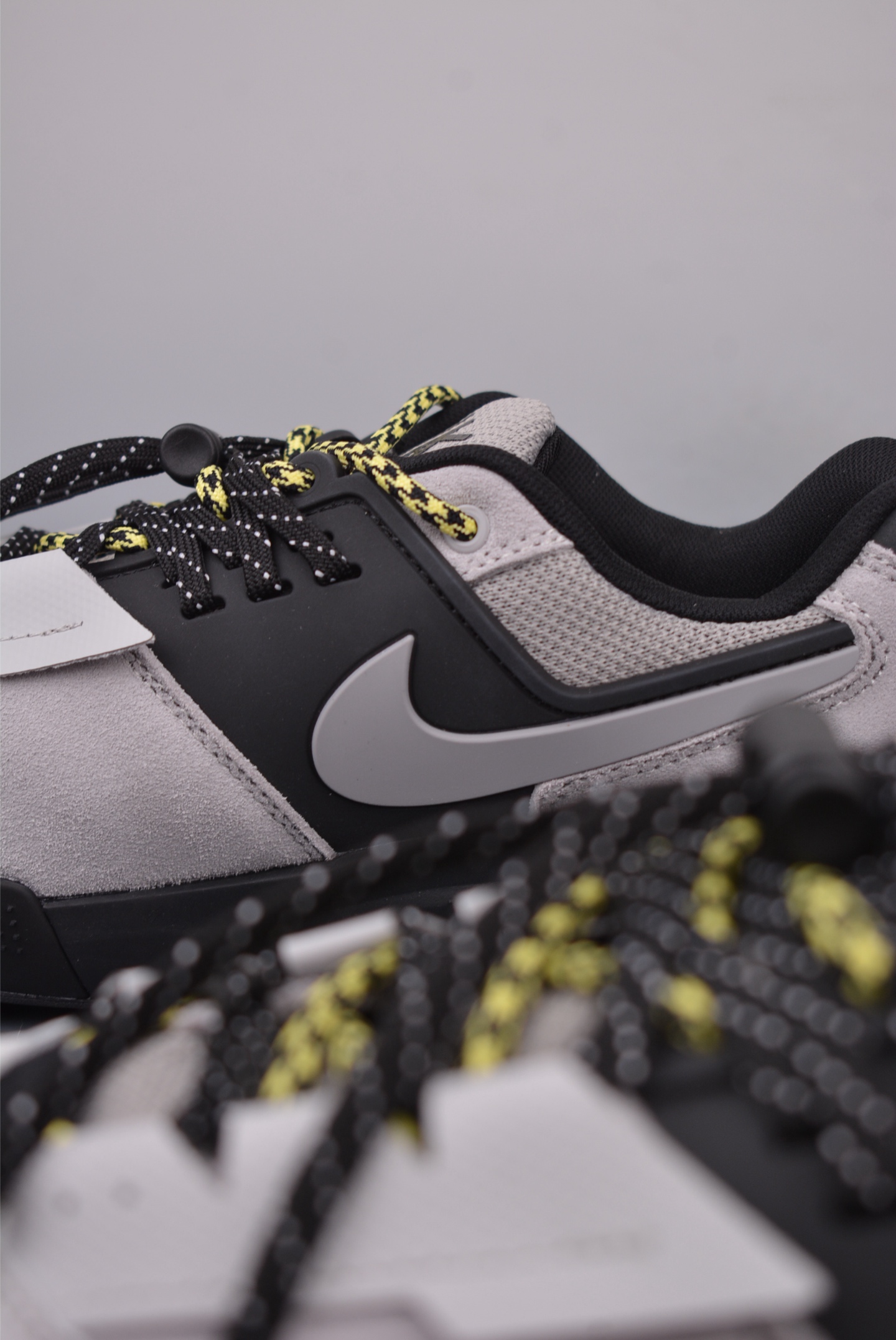 300 Sacai x Nike Zegamadome SP 联名款 机能风休闲运动鞋 HQ8618-003