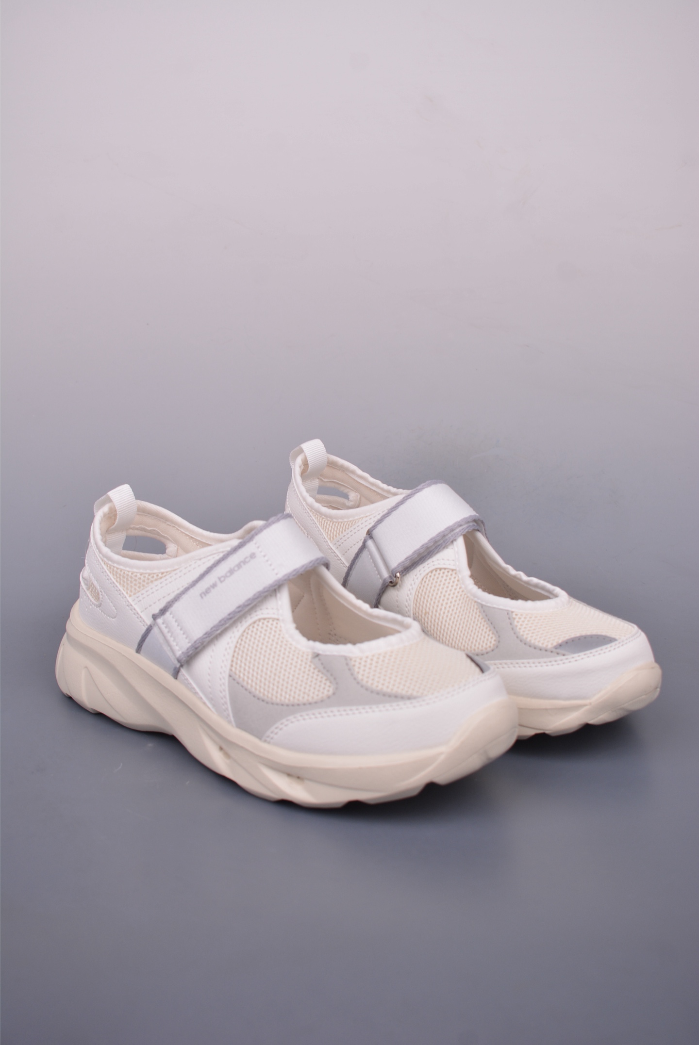 170 New Balance 公主鞋 玛丽珍网面拼接魔术贴凉鞋 NBRJEf710W