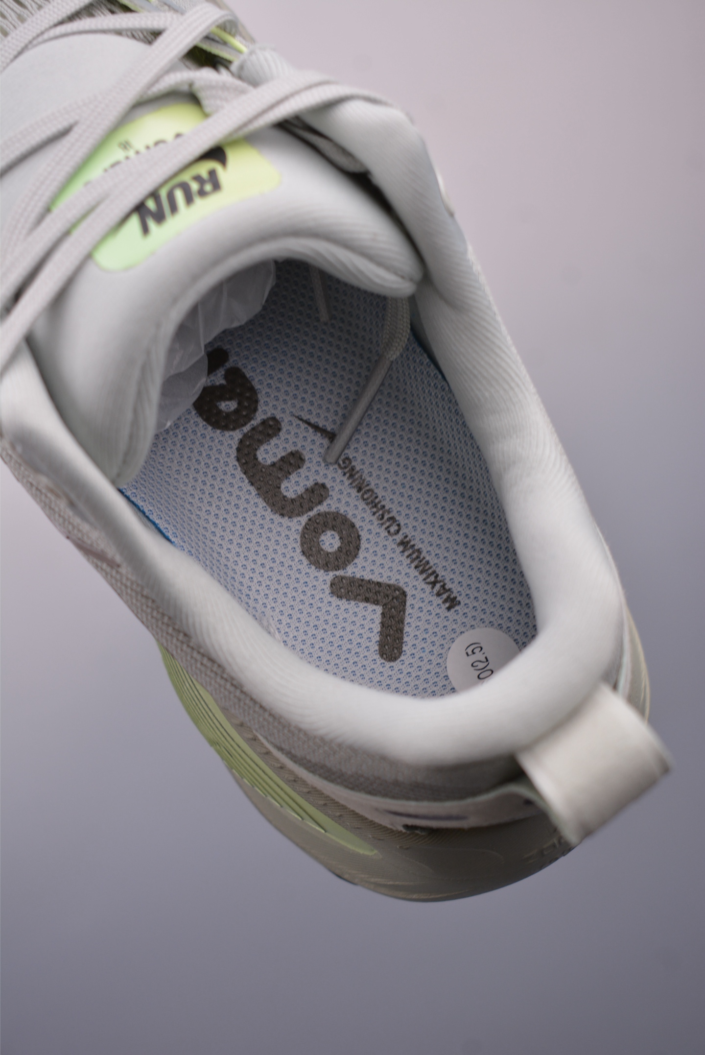 180 Nike Air Zoom Vomero 18 全新科技提前原鞋开发 运动跑鞋 HM6803-002